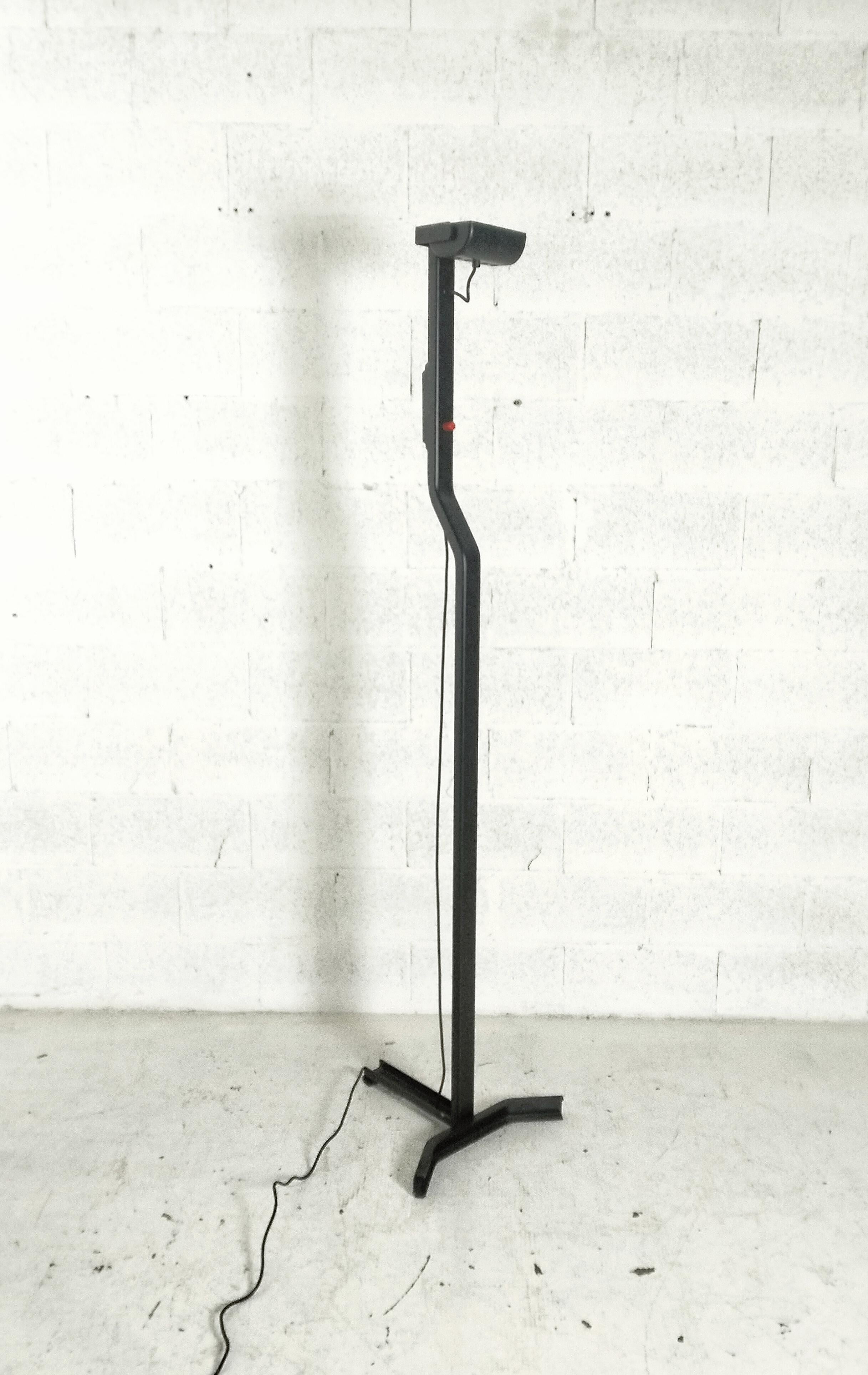 Mid-Century Modern Lampadaire noir Sirio par Kazuhide Takahama pour Sirrah 1977 en vente
