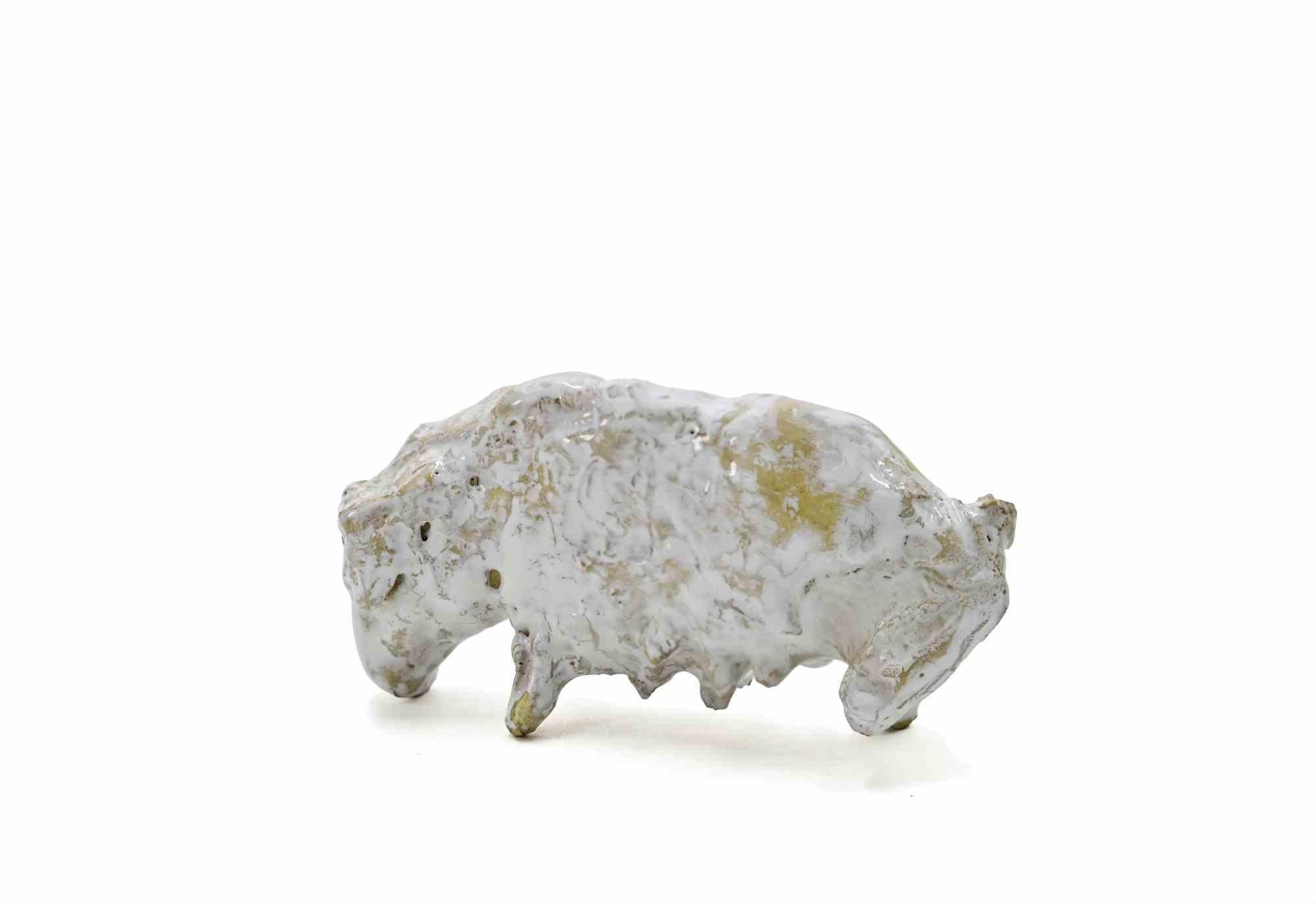 Sculpture en céramique peinte réalisée par Sirio Pellegrini dans les années 1960.

Bon état.

Sirio Pellegrini, né à Rome le 1er mars 1922, d'origine abruzzaise (Capestrano), a passé ses années d'enfance à Rome, au cœur de la vieille ville, derrière