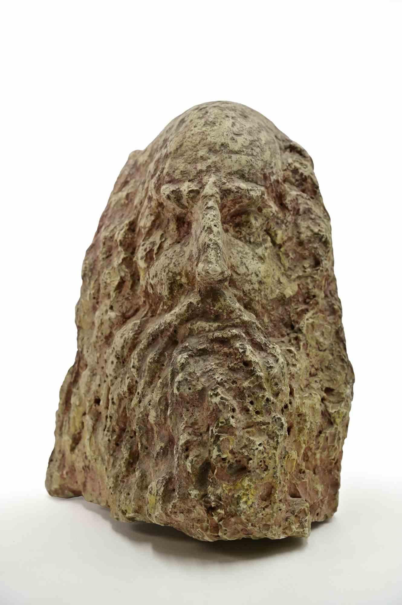 Stone sculture realized by Sirio Pellegrini in 1960s.

Hand carved.

Good condition.

Sirio Pellegrini, born in Rome on March 1, 1922, of Abruzzo origins (Capestrano), spent his childhood years in Rome, in the heart of the old city, behind the