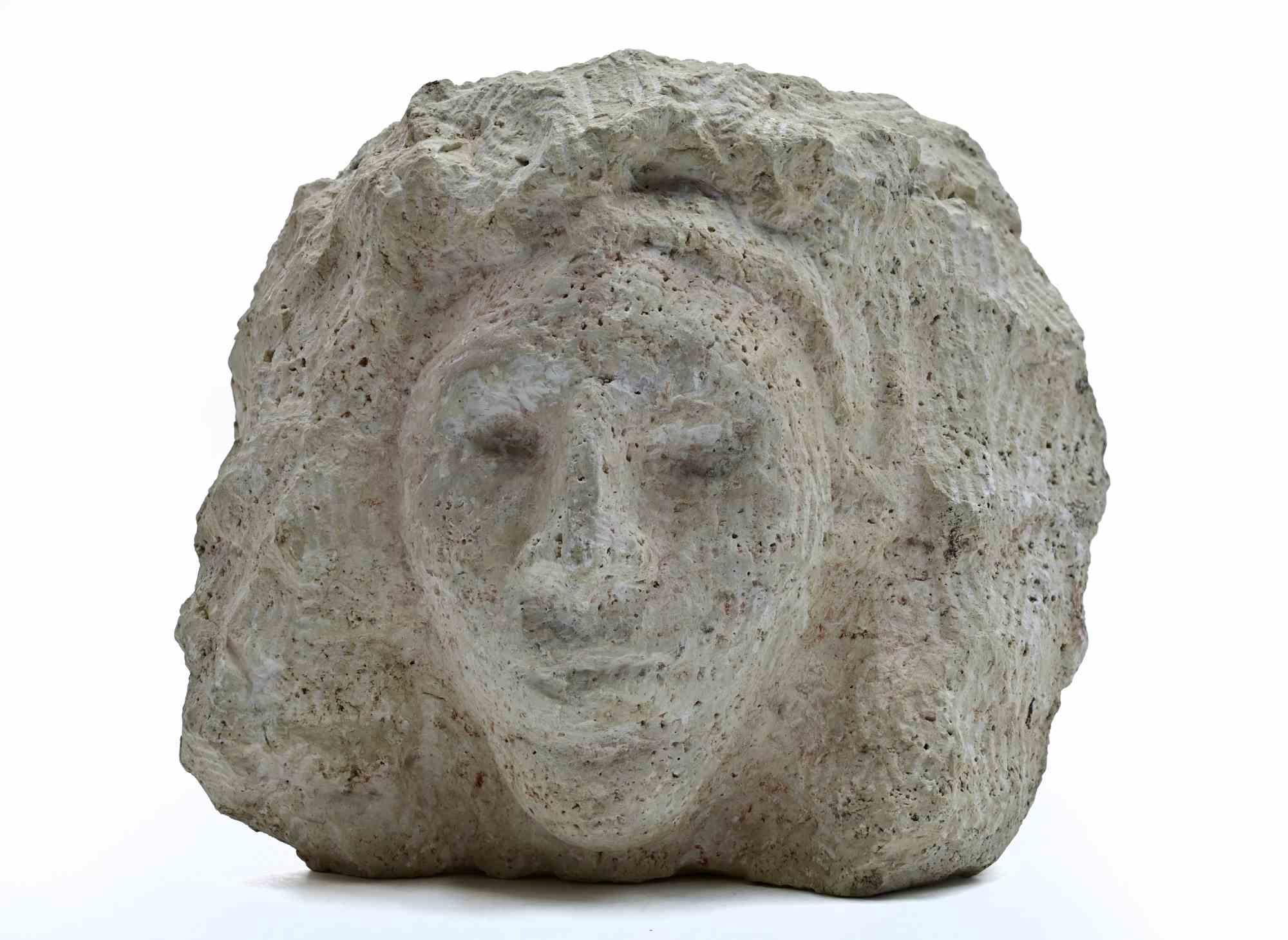 Sculpture en pierre réalisée par Sirio Pellegrini dans les années 1960.

Bon état.

Sirio Pellegrini, né à Rome le 1er mars 1922, d'origine abruzzaise (Capestrano), a passé ses années d'enfance à Rome, au cœur de la vieille ville, derrière