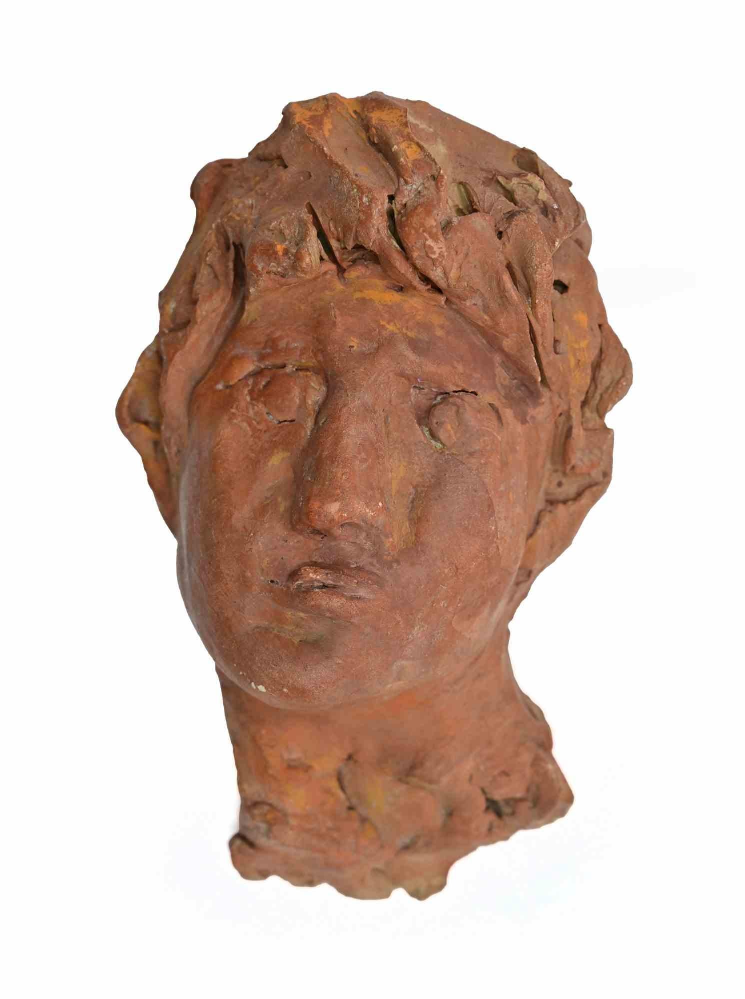 Painted Terracotta sculture realized by Sirio Pellegrini in 1960s.

Good condition.

Sirio Pellegrini, born in Rome on March 1, 1922, of Abruzzo origins (Capestrano), spent his childhood years in Rome, in the heart of the old city, behind the