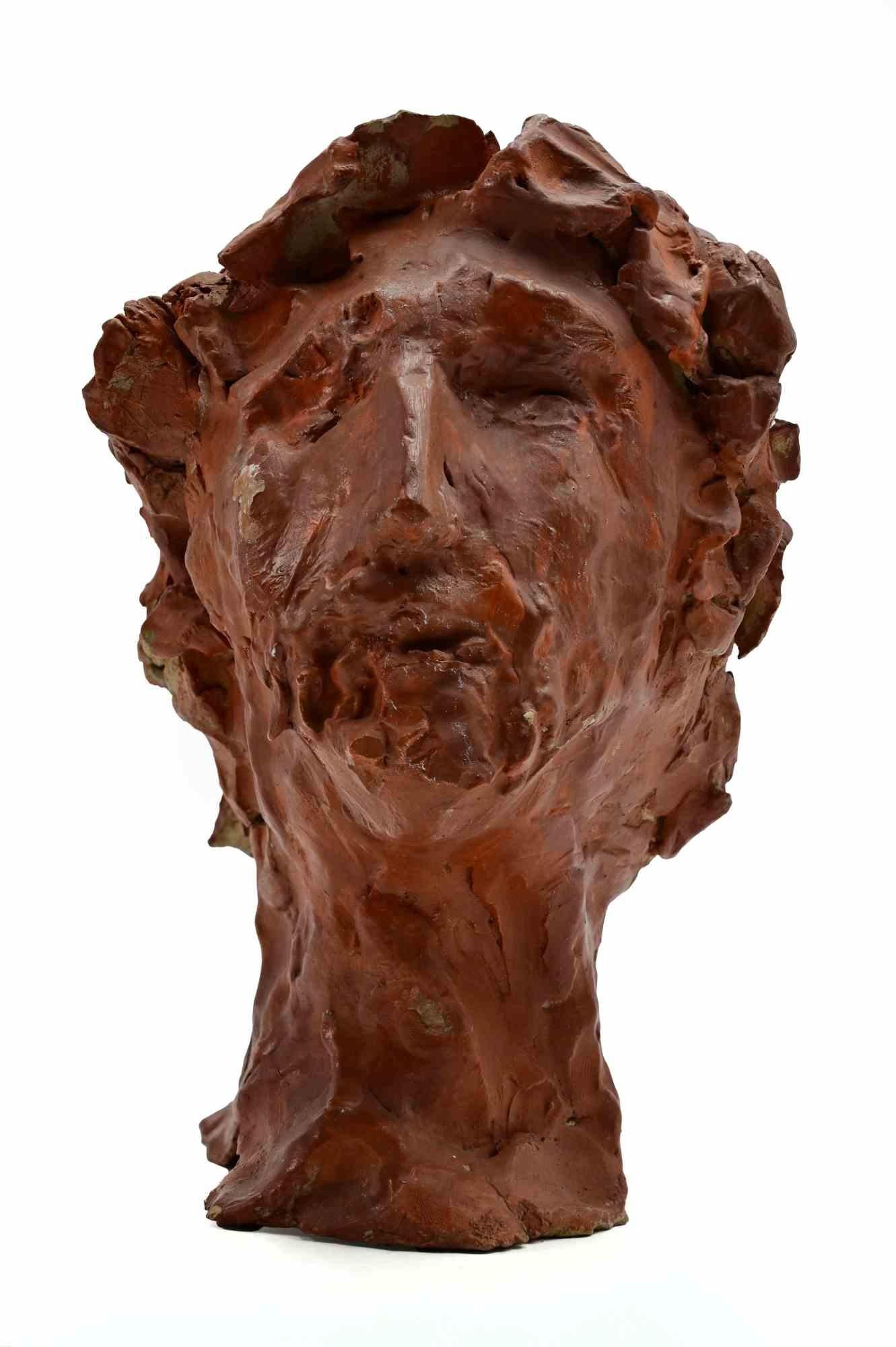 Escultura de terracota pintada realizada por Sirio Pellegrini en los años sesenta.

Buen estado.

Sirio Pellegrini, nacido en Roma el 1 de marzo de 1922, de origen abruzo (Capestrano), pasó sus años de infancia en Roma, en el corazón de la ciudad