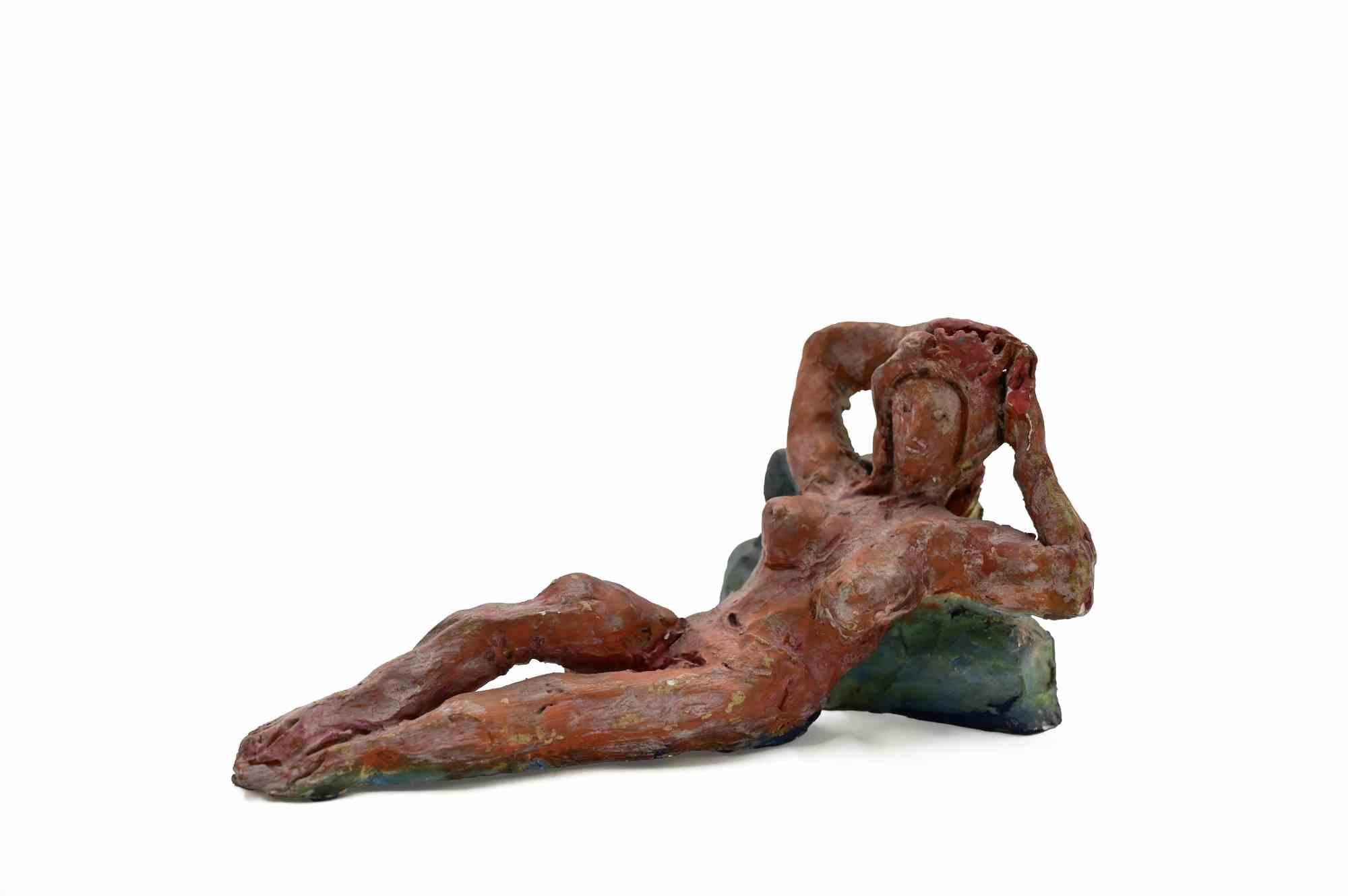Escultura de terracota pintada realizada por Sirio Pellegrini en los años sesenta.

Buen estado.

Sirio Pellegrini, nacido en Roma el 1 de marzo de 1922, de origen abruzo (Capestrano), pasó sus años de infancia en Roma, en el corazón de la ciudad