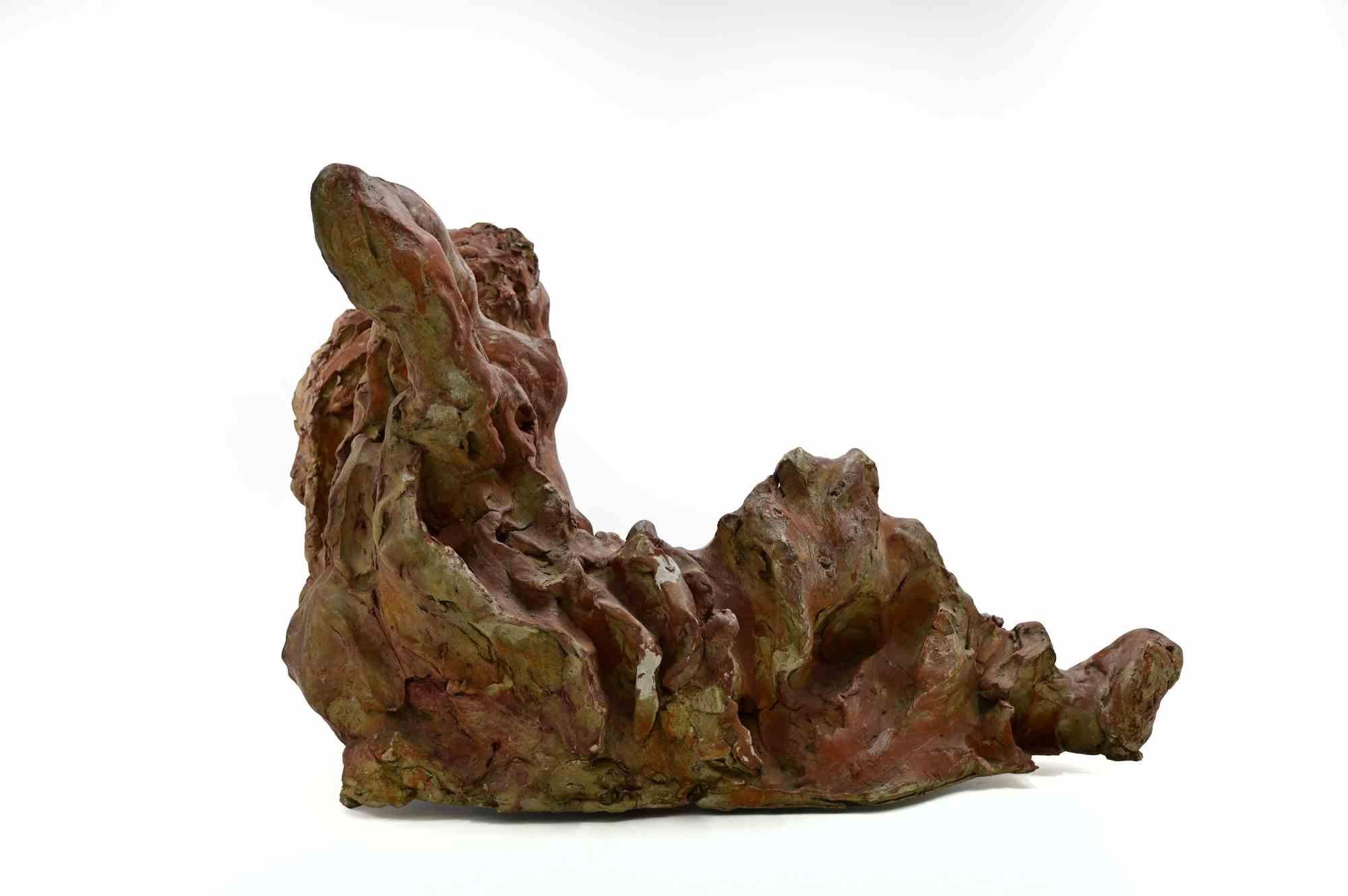 Femme allongée - Sculpture de Sirio Pellegrini - années 1960 en vente 2