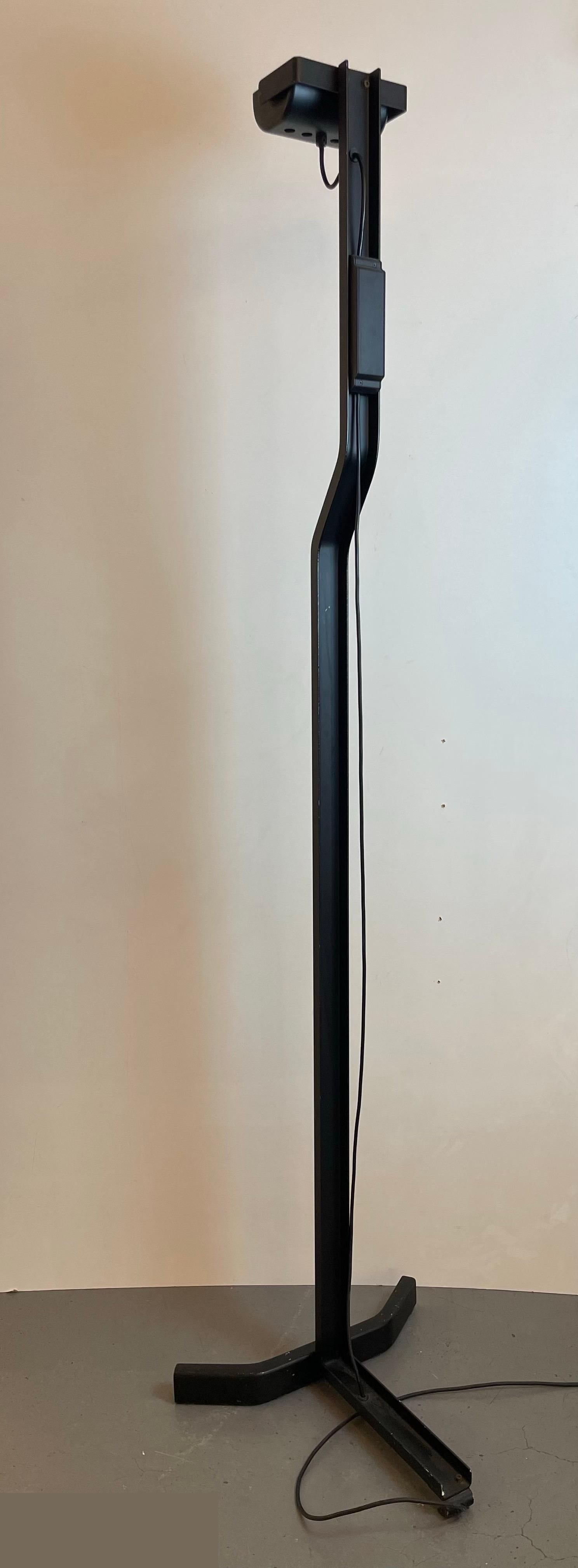 Sirio T, Post-Modern Floor Lamp by K.Takahama for Sirrah, 1980s For Sale 7