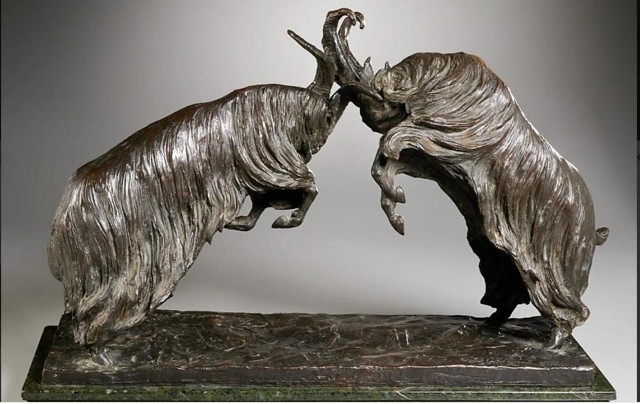 Bronze italien représentant des béliers combattants par Sirio Tofanari