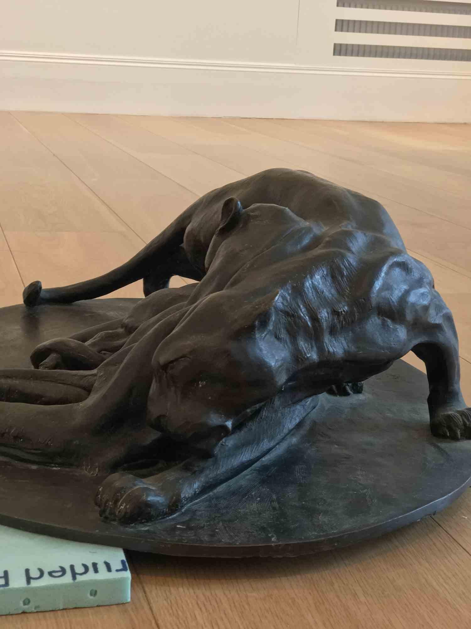 La Carezza (The Caress) – Skulptur von Sirio Tofanari – 1910 im Angebot 3