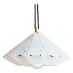 Araña Sirius Color Ámbar con Vidrio Soplado, Detalles de Latón y Cuero