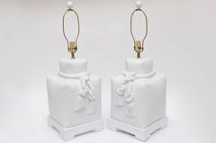 Paire de grandes lampes Sirmos vintage en plâtre de Paris tissé en blanc tissé avec pampilles et glands