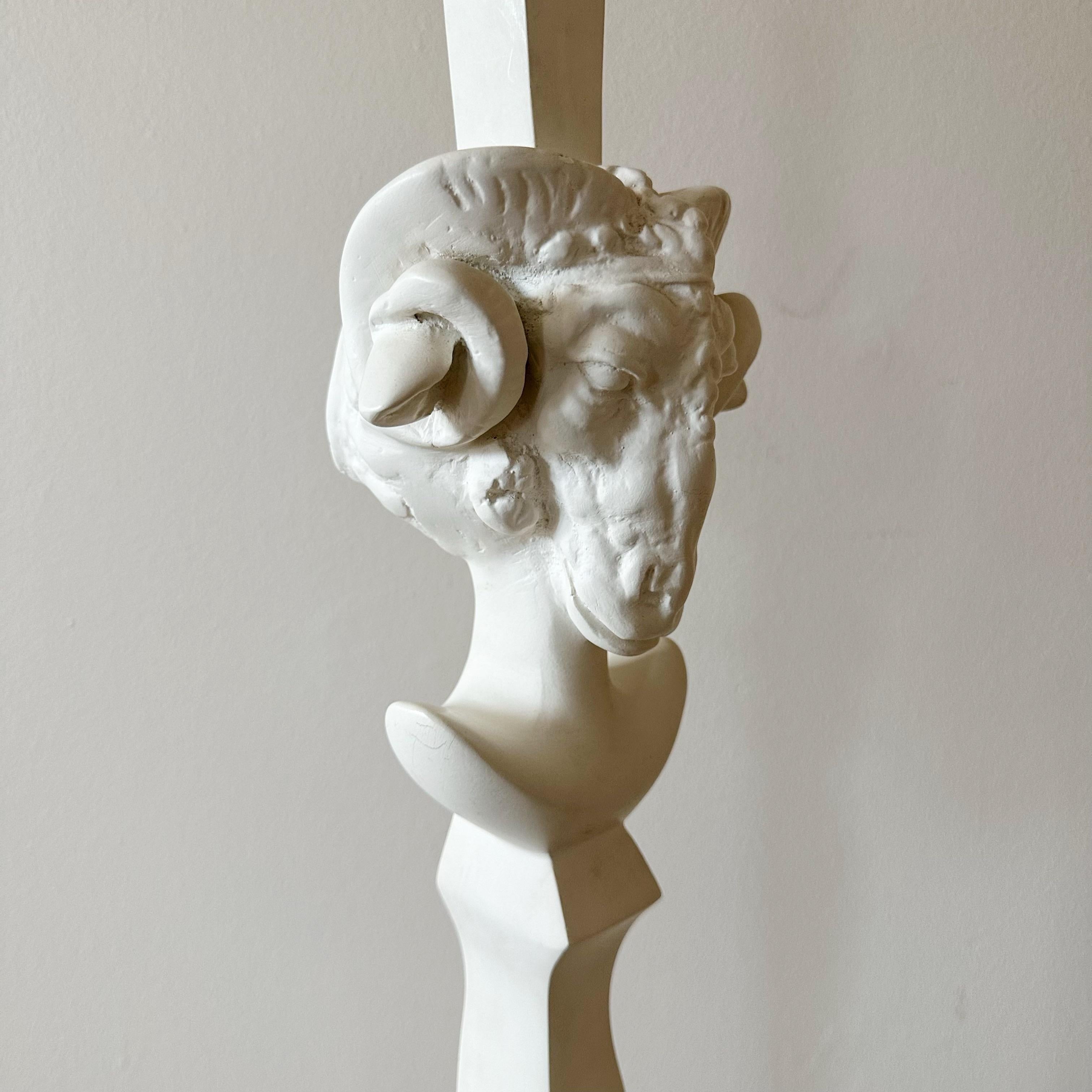 Lámpara de pie Sirmos Rams Head, años 70 Moderno de mediados de siglo en venta