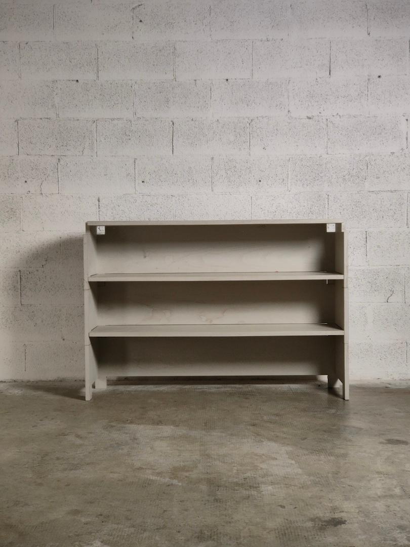 Siro 3-element modular bookcase by Kazuhide Takahama for Simon Gavina 70's.

Takahama, born in 1930, he studied architecture in Tokyo and after graduating he joined the studio of Kazuo Fujioka. In 1957 he came to Italy to oversee the architectural