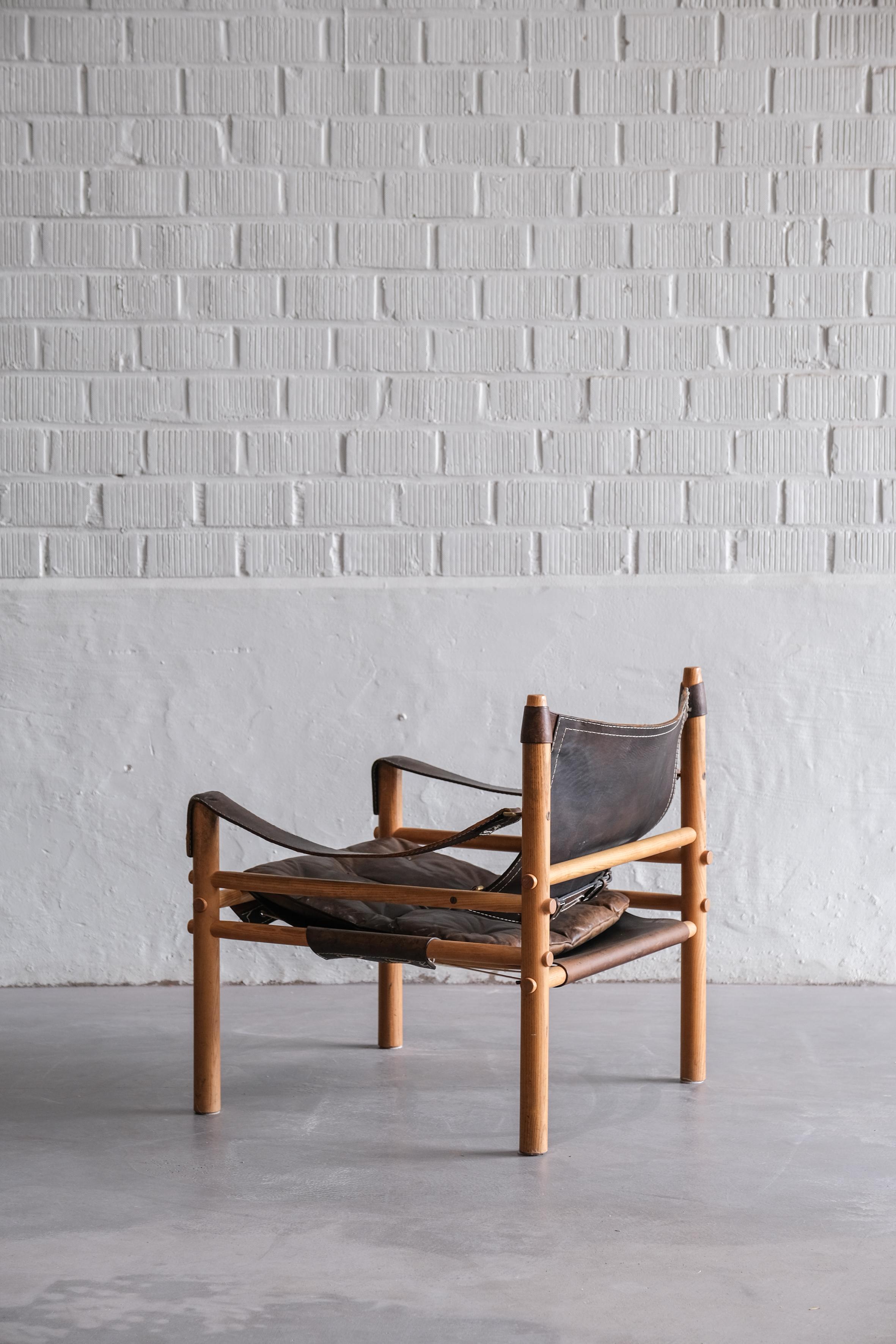 Sirocco Safari-Stuhl von Arne Norell aus schwarzem Leder, Schweden 1970 (Moderne der Mitte des Jahrhunderts) im Angebot