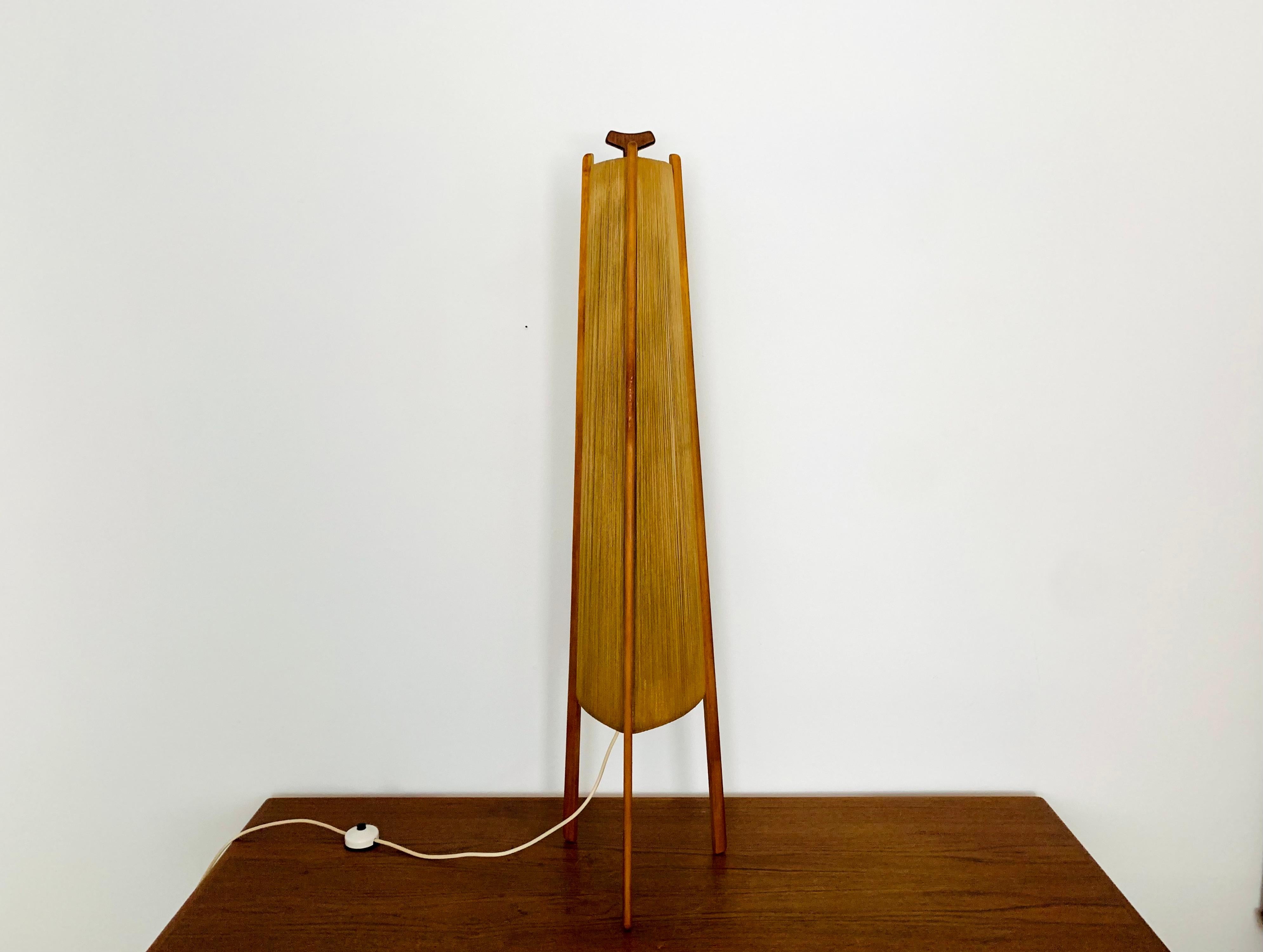 Scandinavo moderno Lampada da terra in Sisal e Teak di Temde in vendita