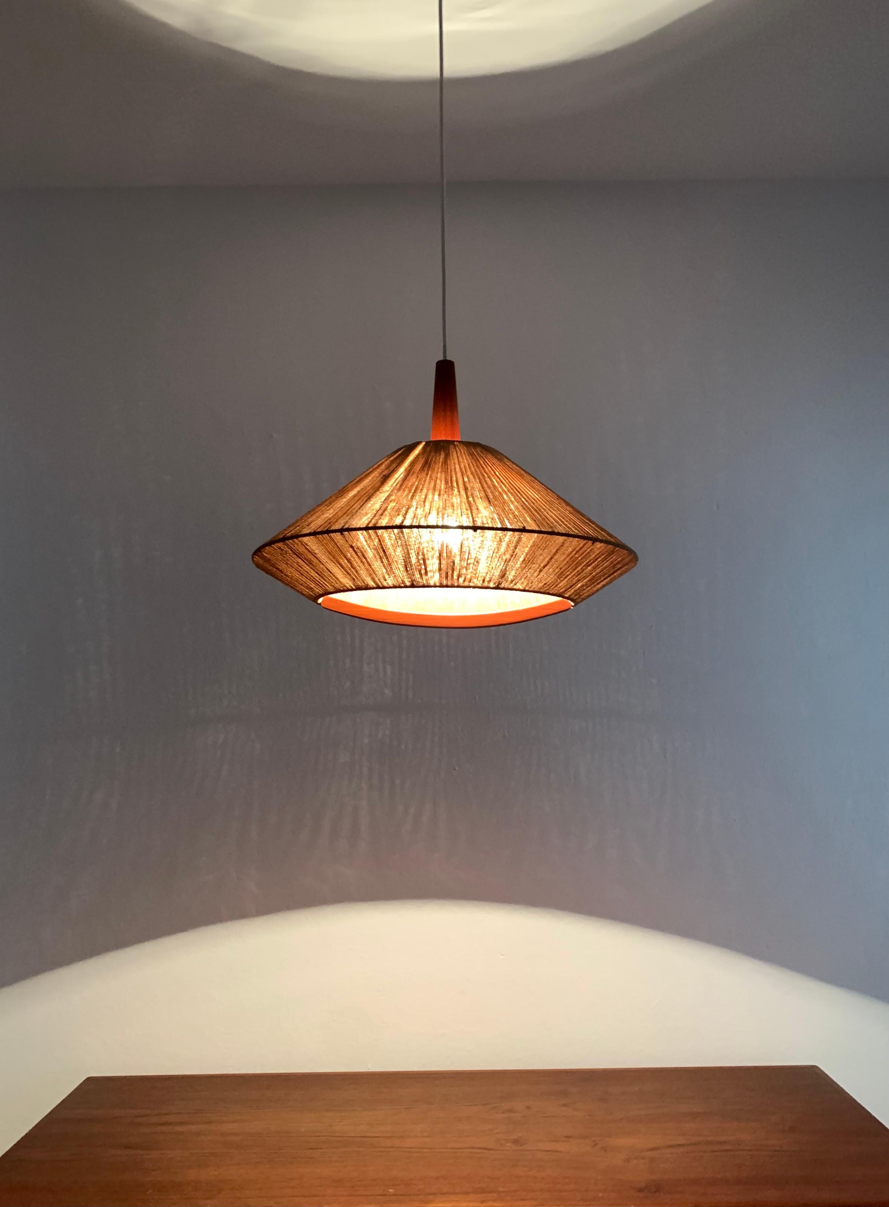 Lampe à suspension en teck et sisal de Temde en vente 4