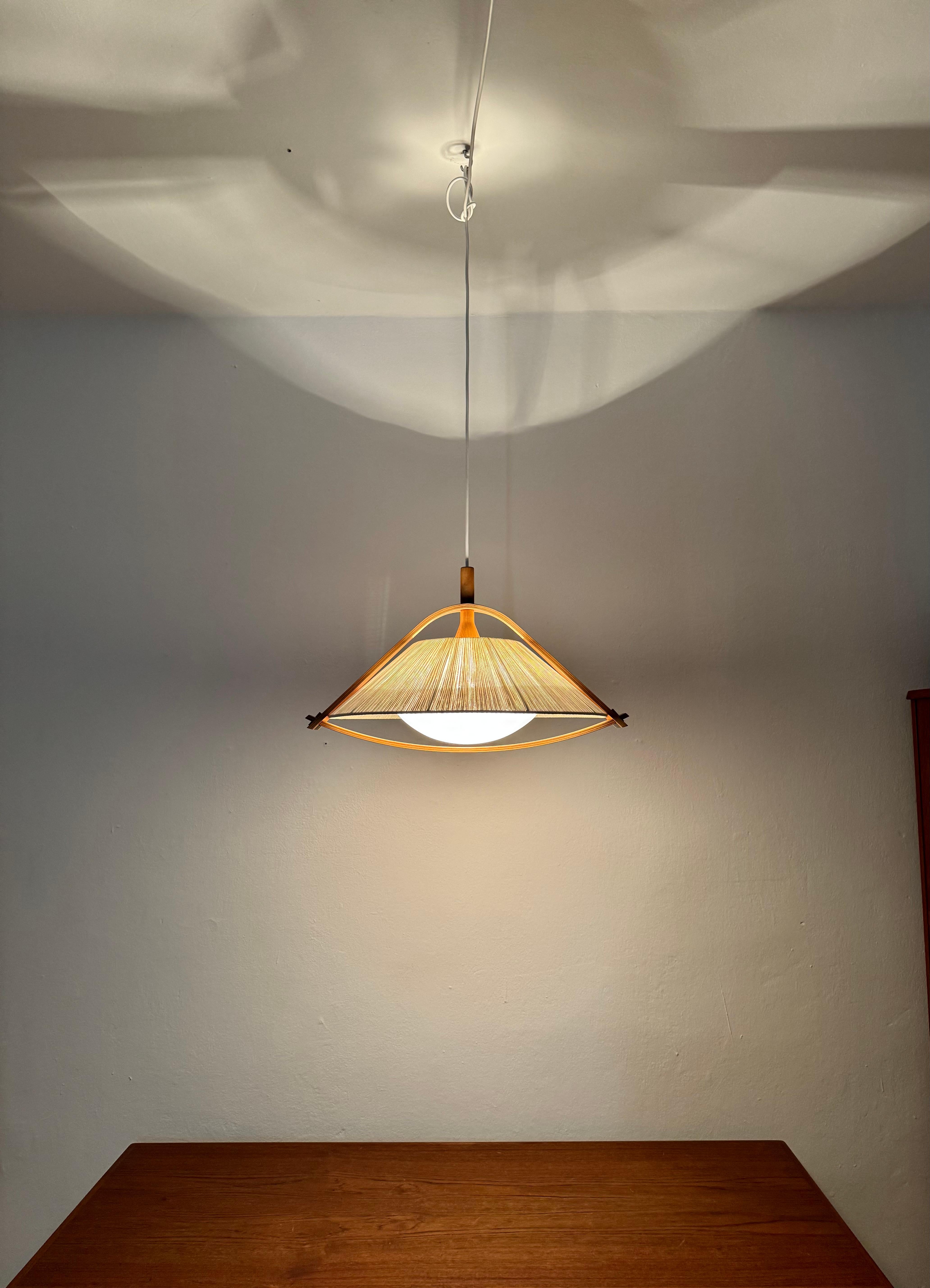 Lampada a sospensione in Sisal e Noce di Temde 4