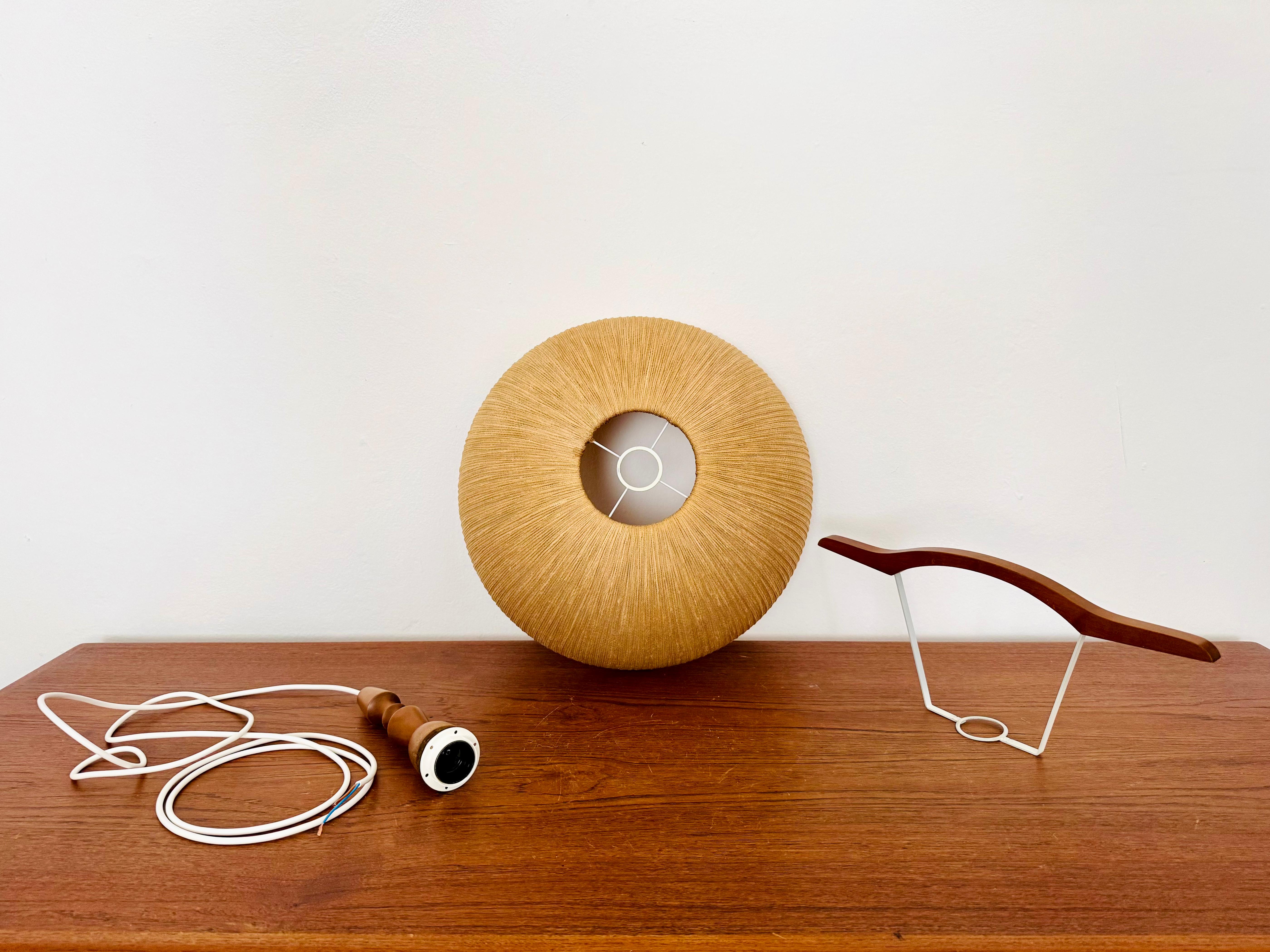 Pendelleuchte aus Sisal und Walnussholz von Temde im Angebot 5