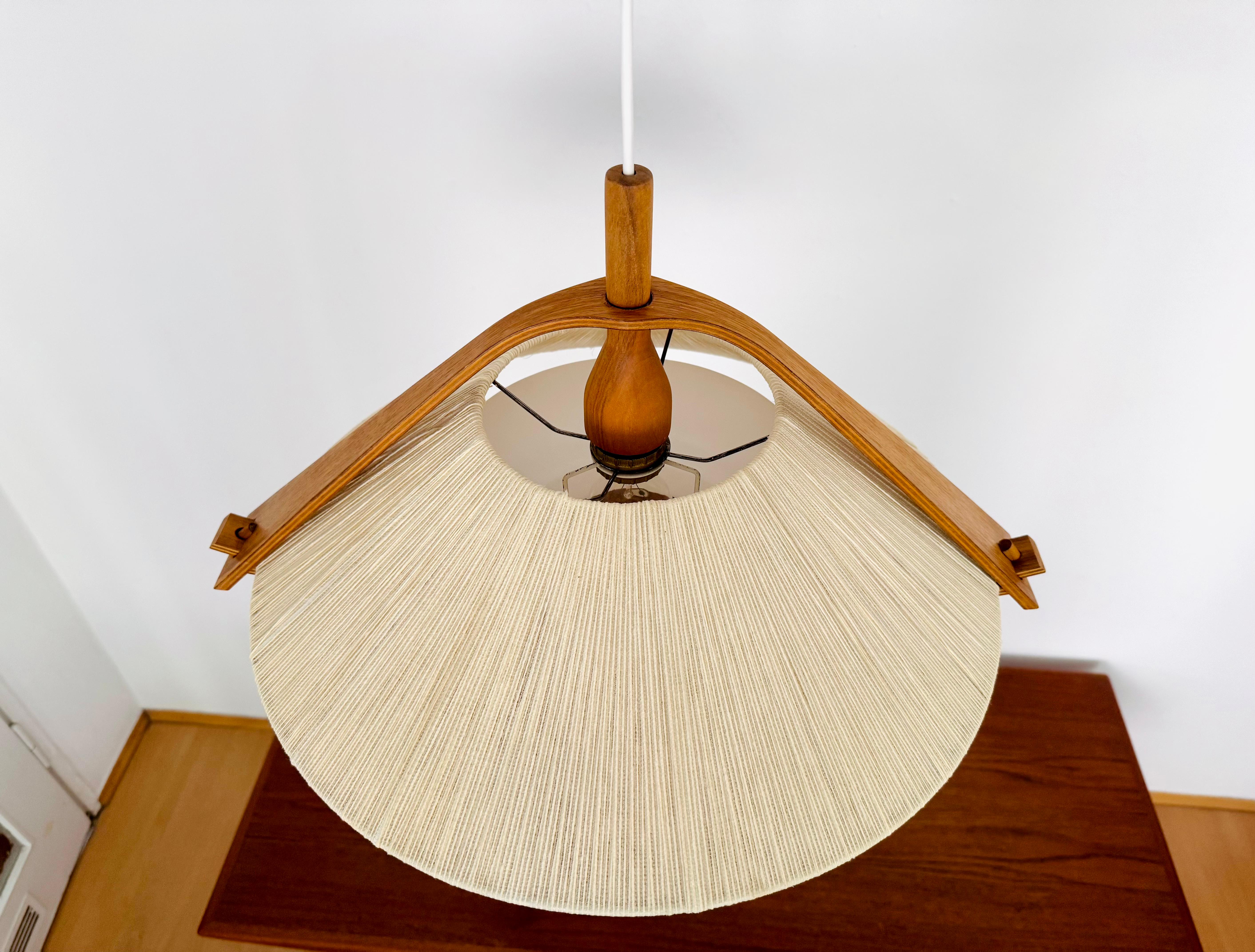 Pendelleuchte aus Sisal und Walnussholz von Temde im Angebot 1