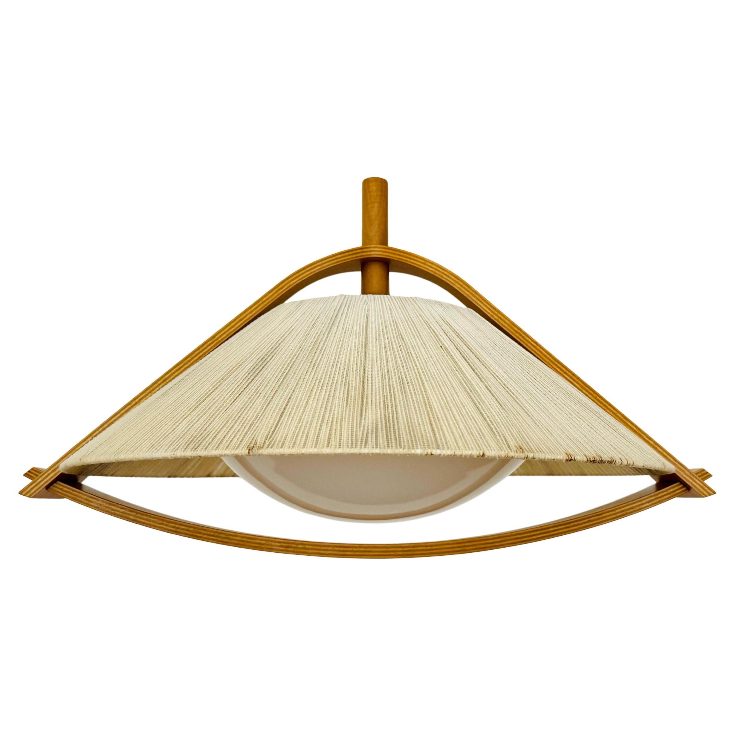 Lampe suspendue en sisal et noyer par Temde en vente