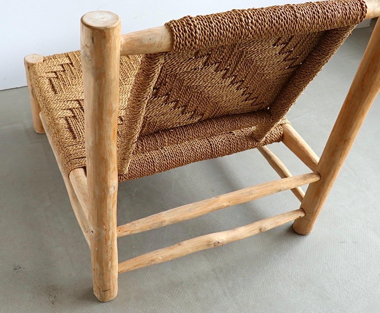 Mid-20th Century Sisal Rope and Ash Wood low Lounge Chair Charlotte Perriand Audoux & Minet Style For Sale