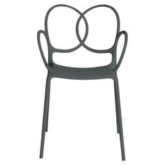 Fauteuil empilable Sissi en polypropylène gris foncé par Driade