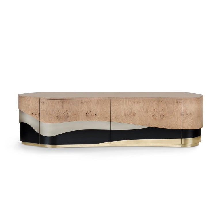 Sideboard with 4 drawers. Top in oak root veneer with satin finish. Wooden base lacquered in satin black and high-gloss champagne-colored bronze powder.
Inlay metal details in brushed brass with a high-gloss finish.

Sistelo Sideboard

FI007 black