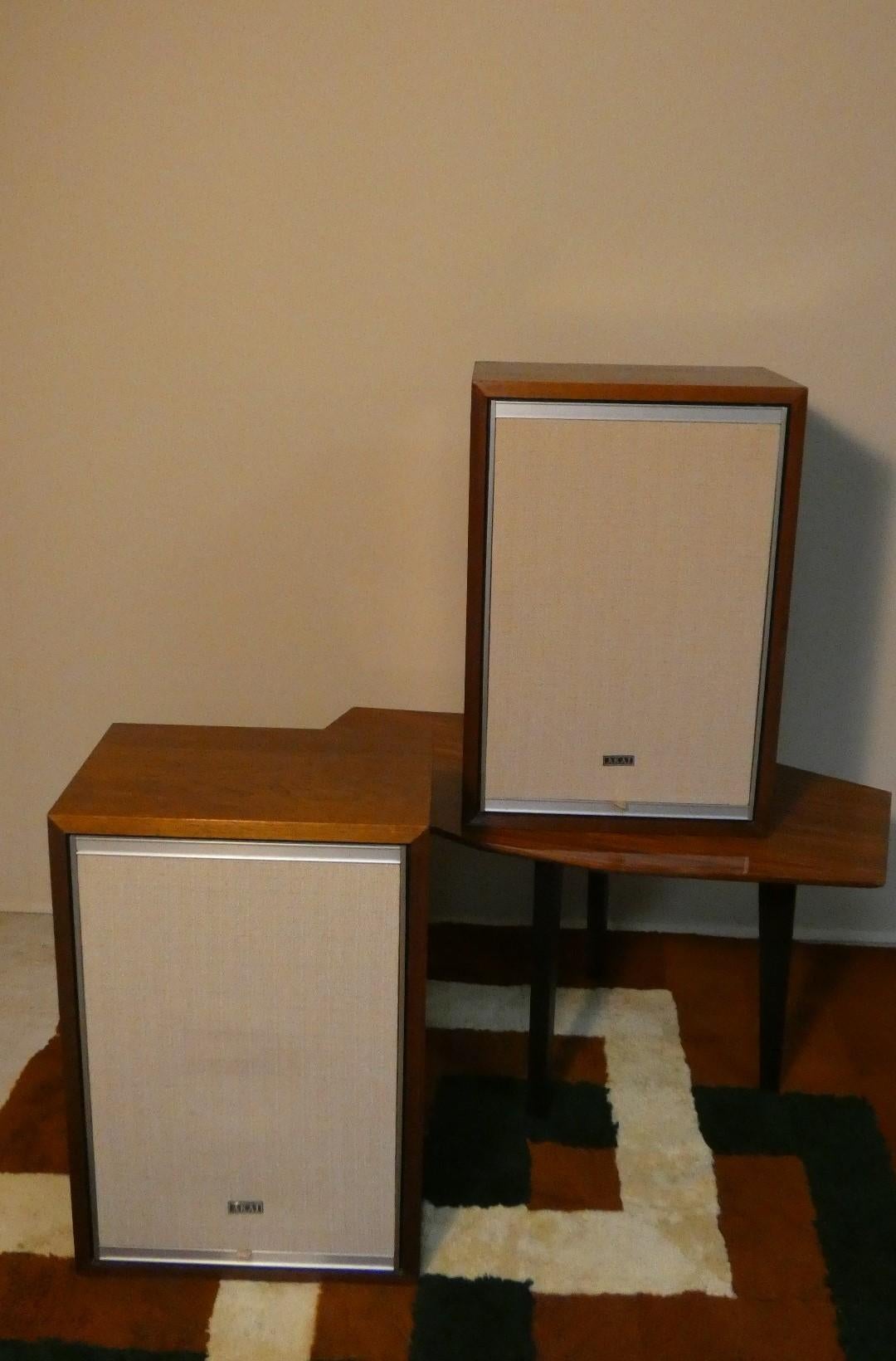 Sistema de 6 altavoces de 5 vías modelo Sw-170a de Akai Electric Co., Tokio 2