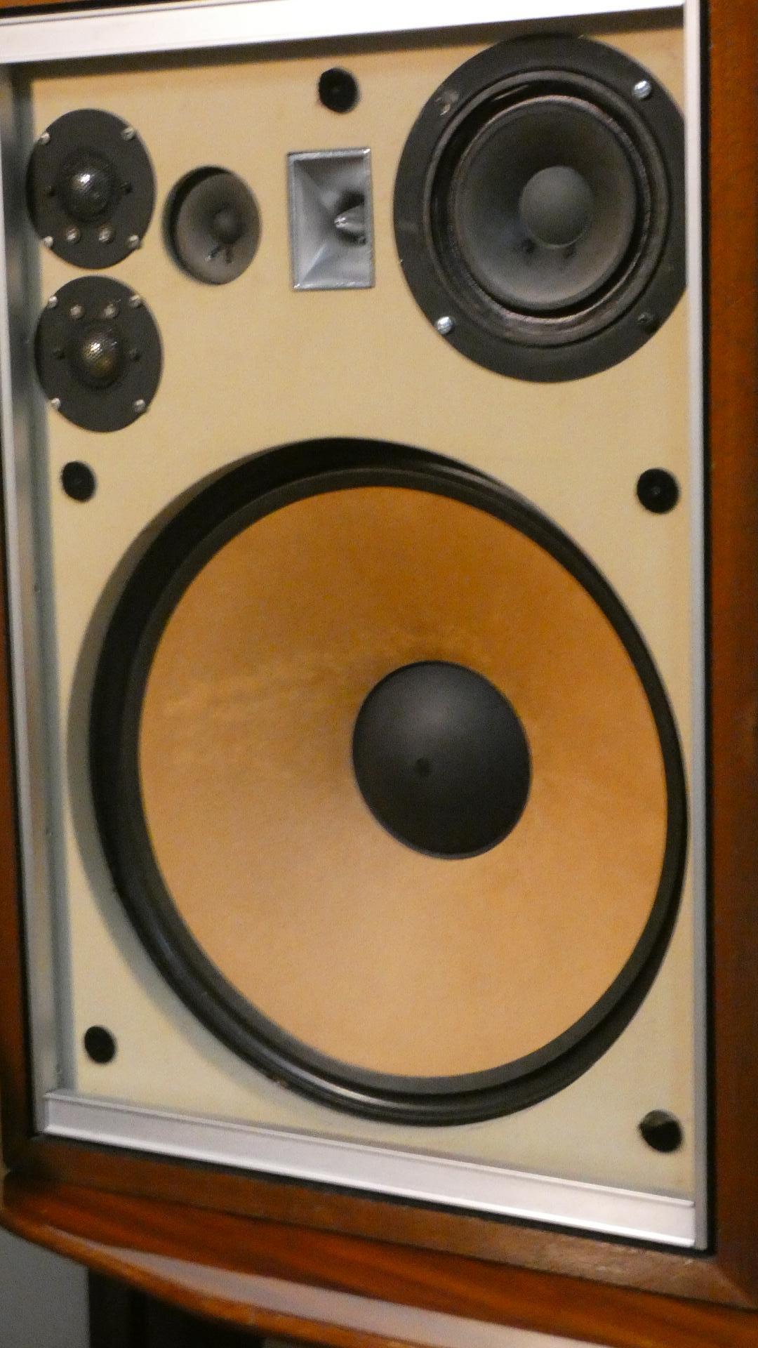Sistema de 6 altavoces de 5 vías modelo Sw-170a de Akai Electric Co., Tokio en Bueno Estado en modena, Emilia-Romagna