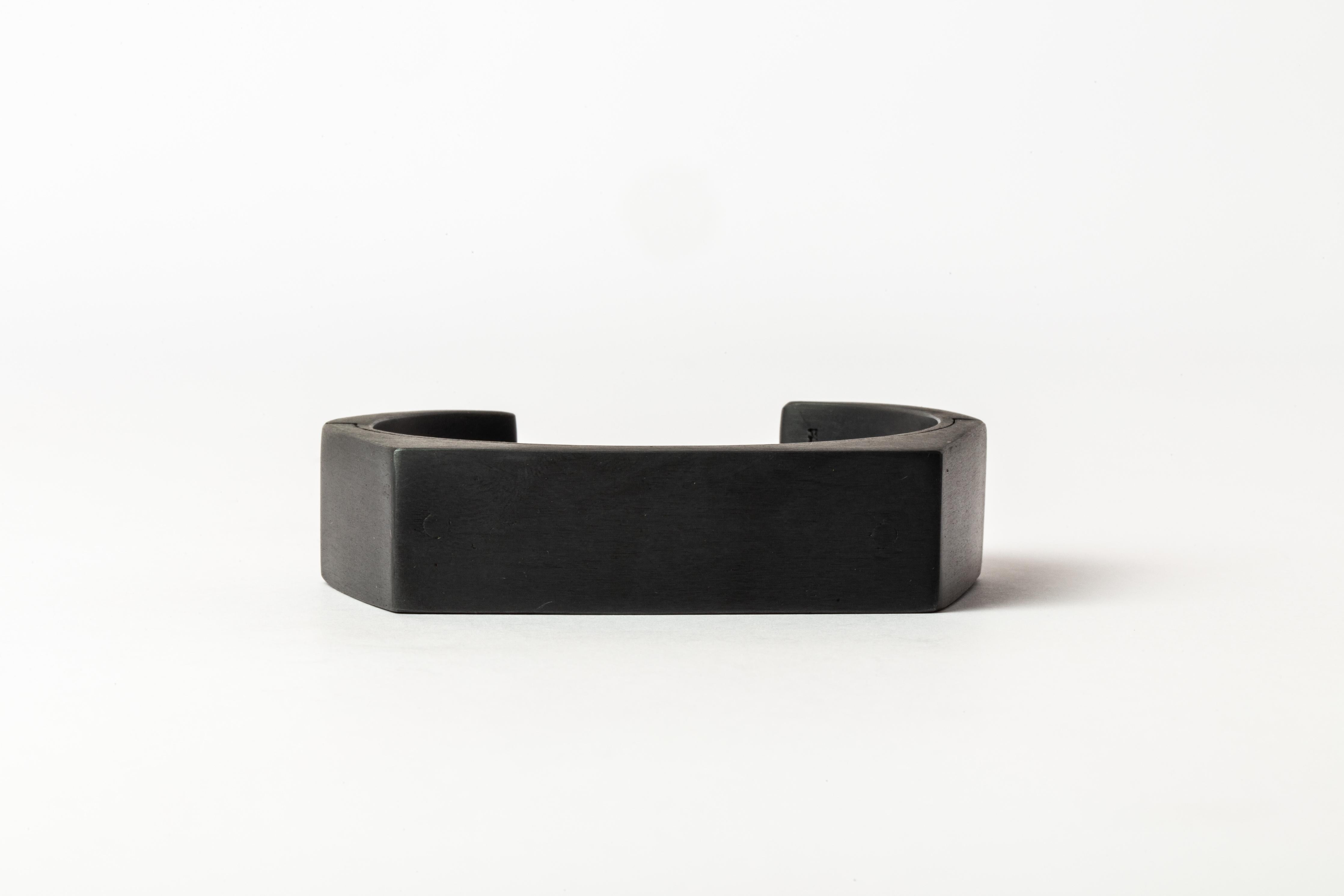 Sistema Bracelet v1 (Facet, 17mm, KA) In New Condition For Sale In Paris, FR