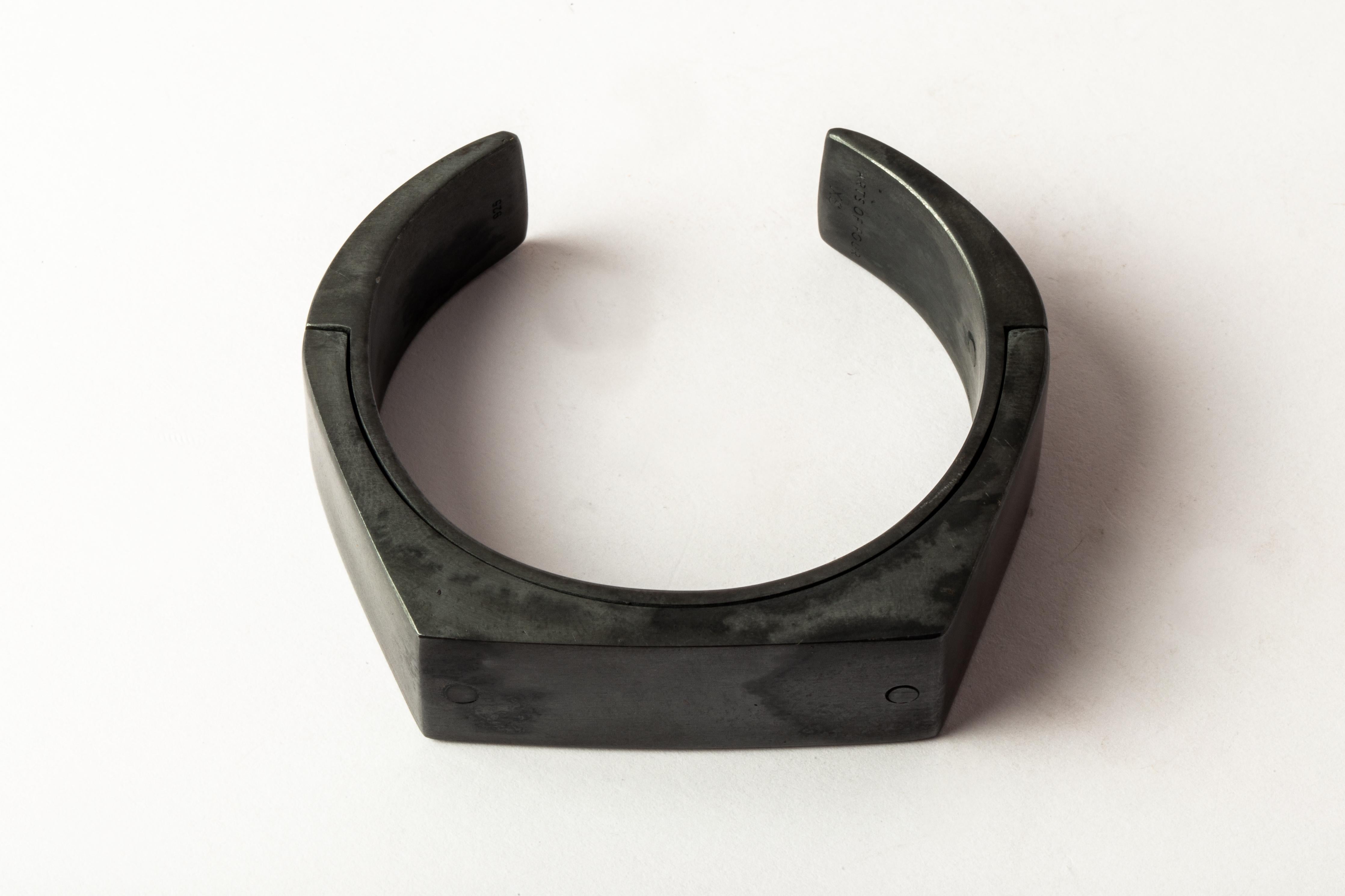 Women's or Men's Sistema Bracelet v1 (Facet, 17mm, KA) For Sale