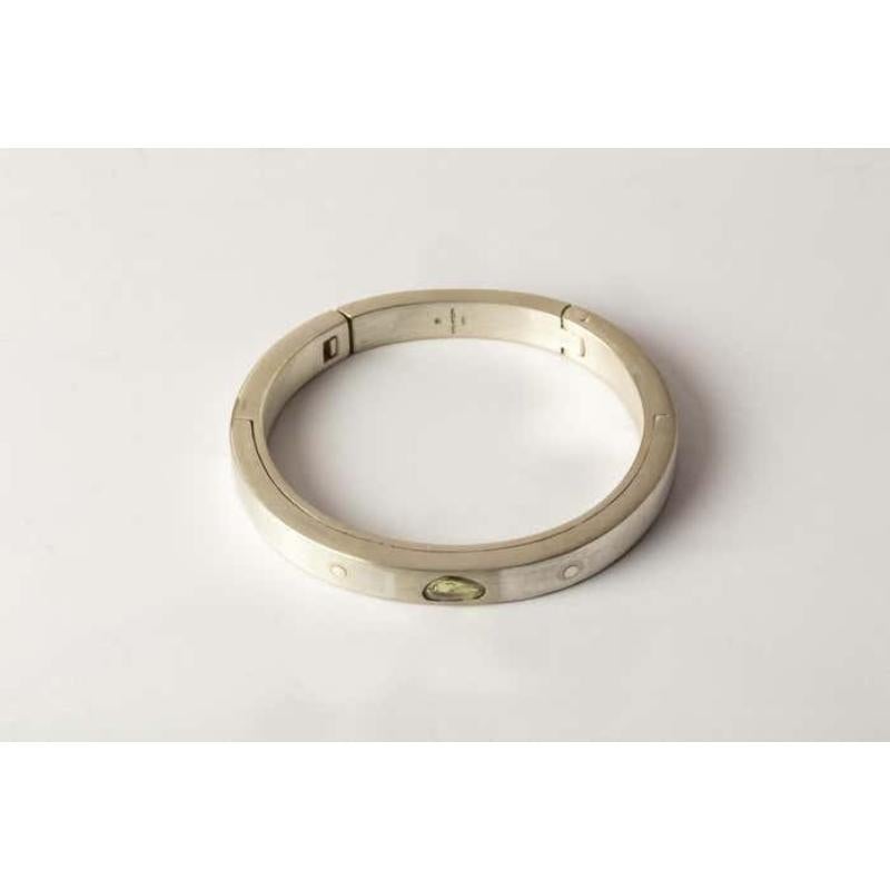 Rose Cut Sistema Bracelet v2 (0.8 CT, Green Sapphire Faceted Slab, 9mm, MA+SAF) For Sale