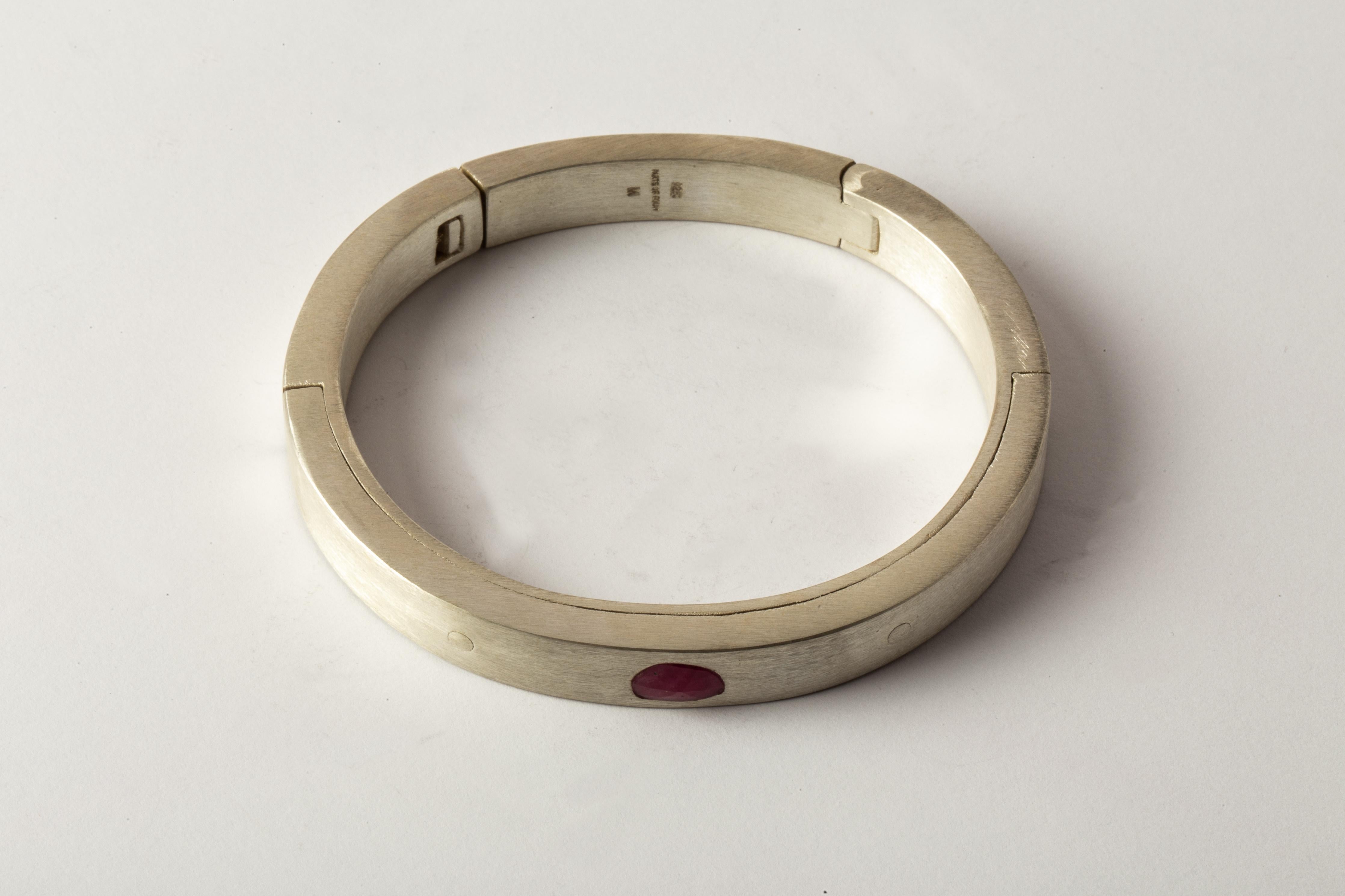Rose Cut Sistema Bracelet v2 (0.8 CT, Ruby Faceted Slice, 9mm, MA+RUB) For Sale