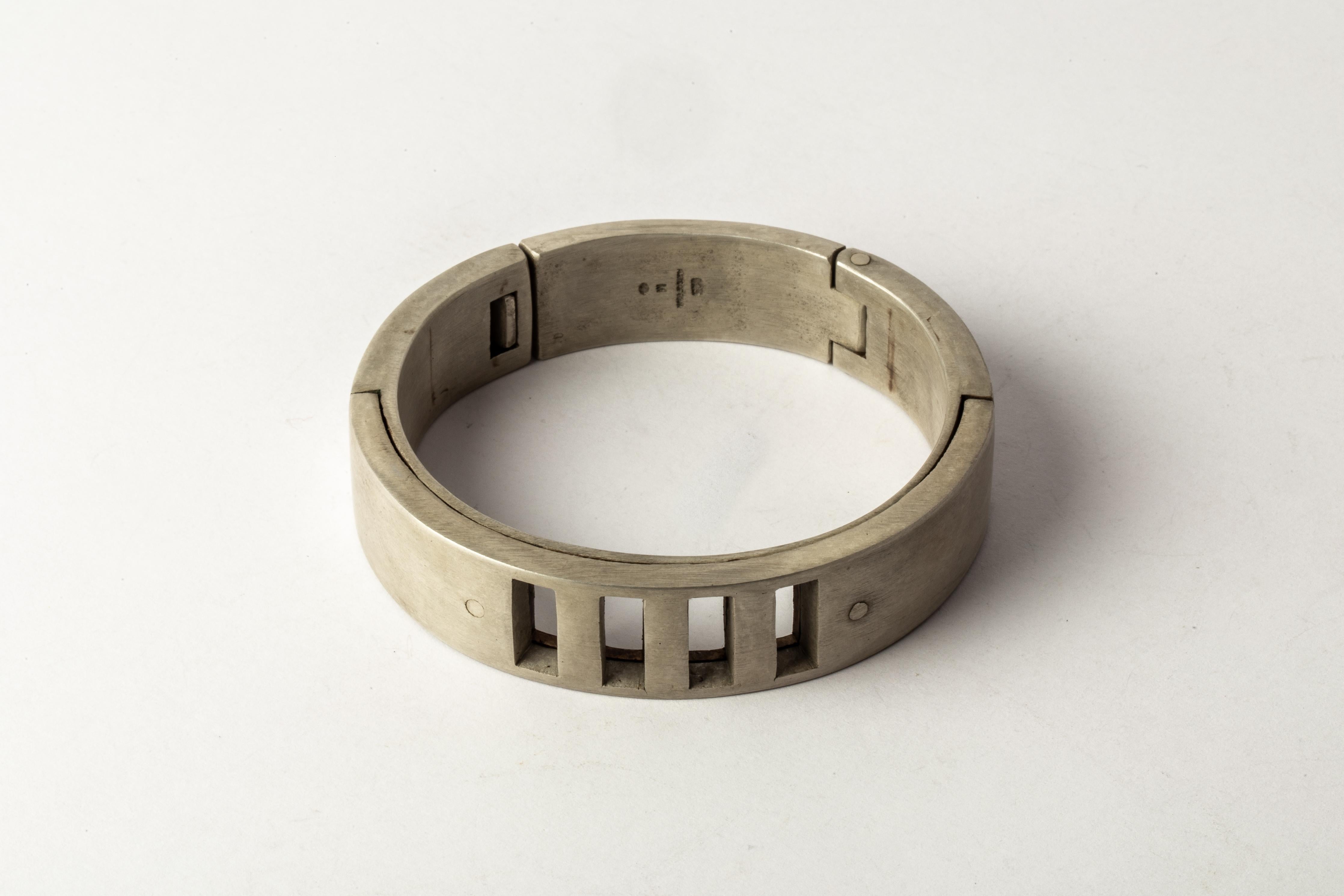 Women's or Men's Sistema Bracelet v2 (4-Bar Punchout, 17mm, DA) For Sale