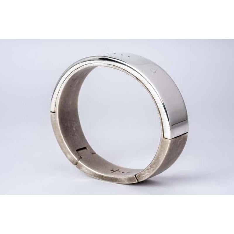 Bracelet in sterling silver. The Sistema series expresses the core principle of P/4 which is modularity. The 