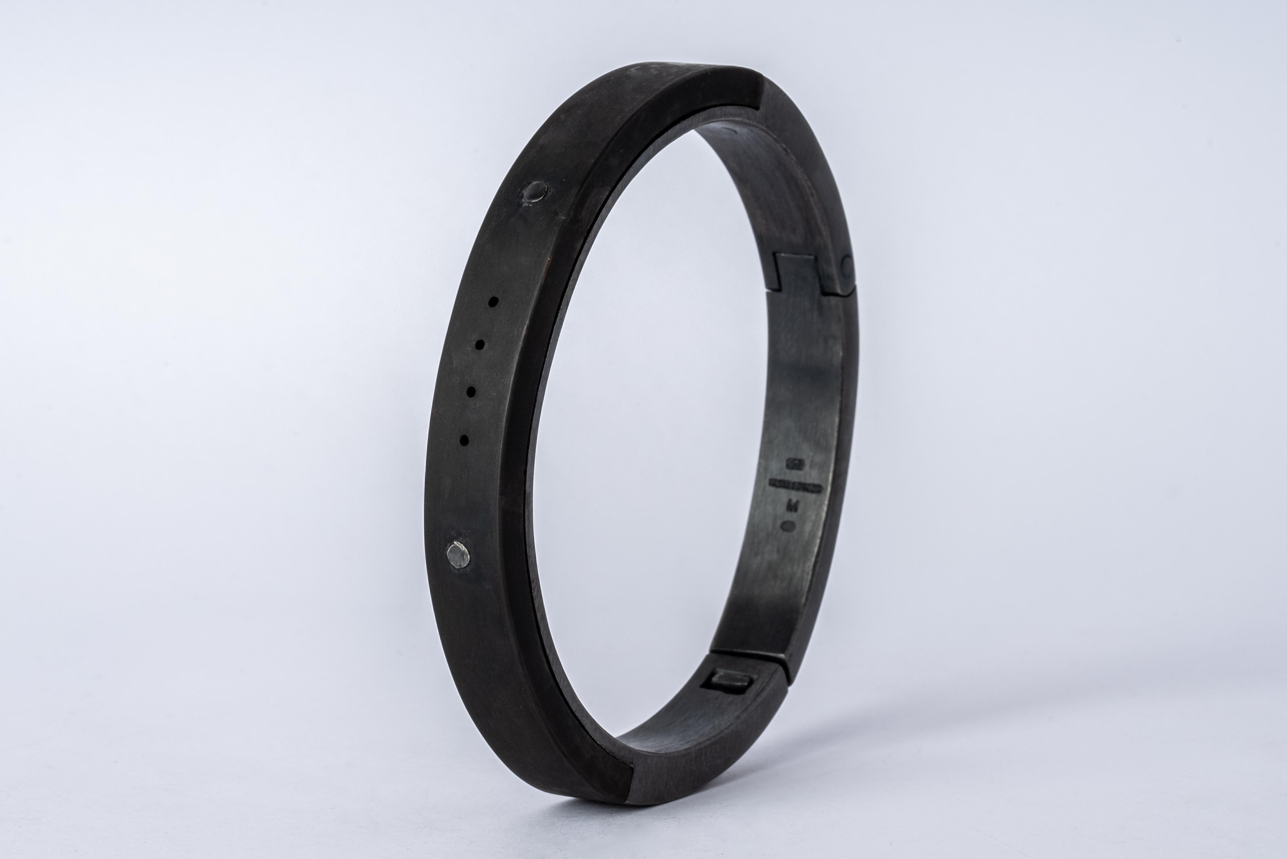 Sistema Bracelet v2 (4-hole, 9mm, KA+KZ) In New Condition For Sale In Paris, FR