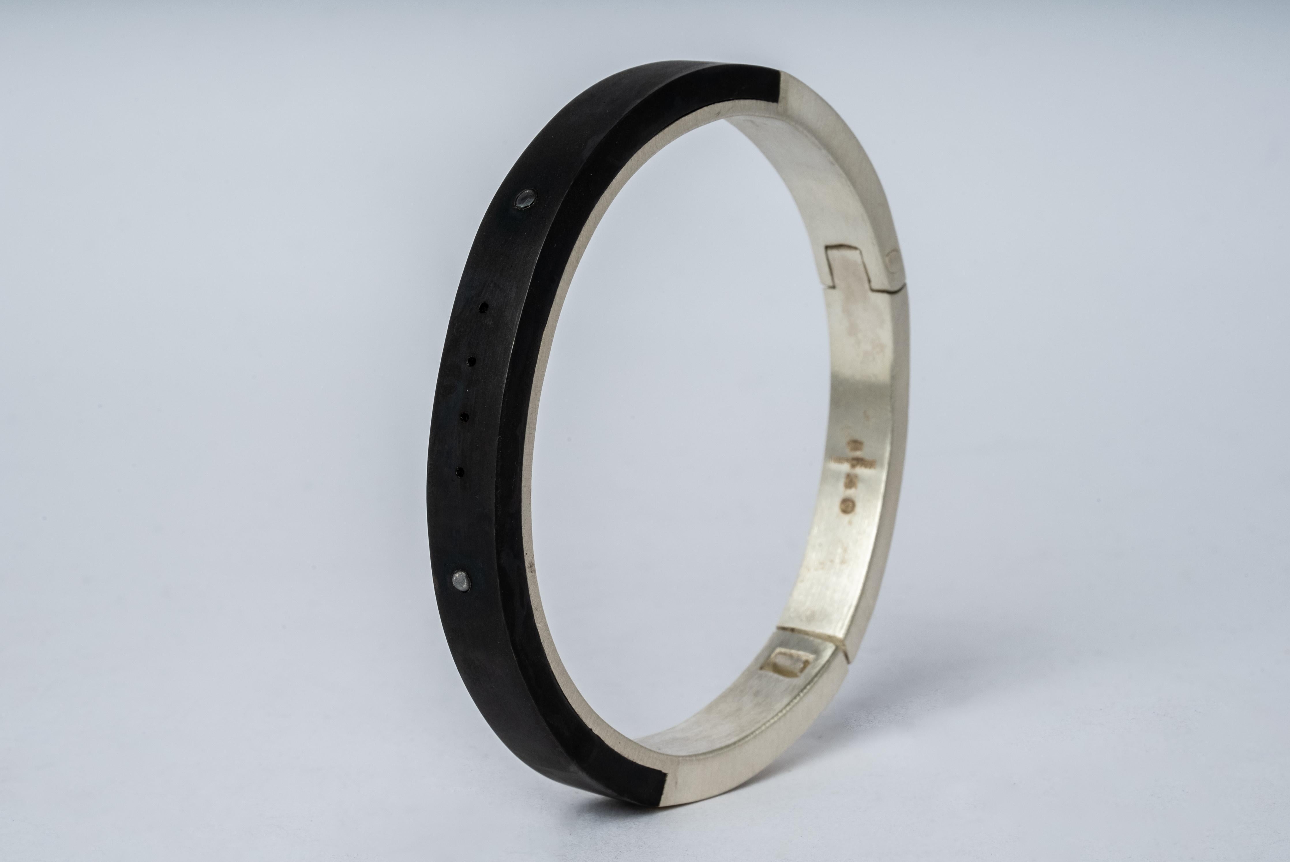 Sistema Bracelet v2 (4-hole, 9mm, MA+KZ) In New Condition For Sale In Paris, FR