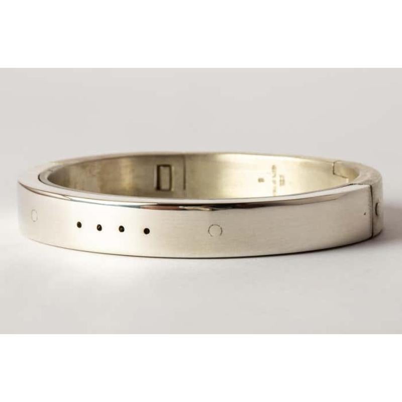 Bracelet in polished sterling silver. The Sistema series expresses the core principle of P/4 which is modularity. The 