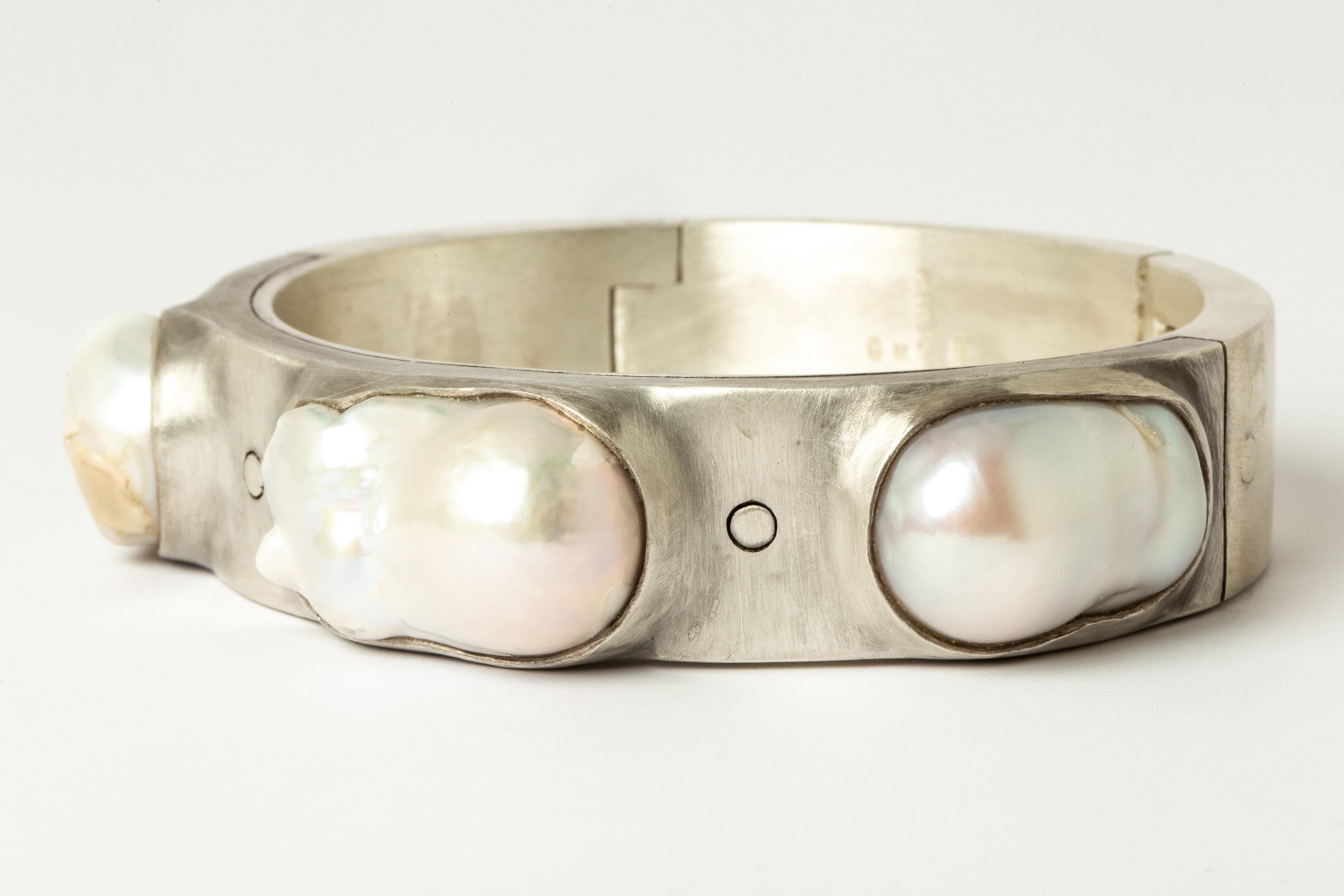 Sistema Bracelet v2 (Terrestrial Surfaced, 3-White Pearl, 17mm, MA+DA+WPRL) For Sale 1