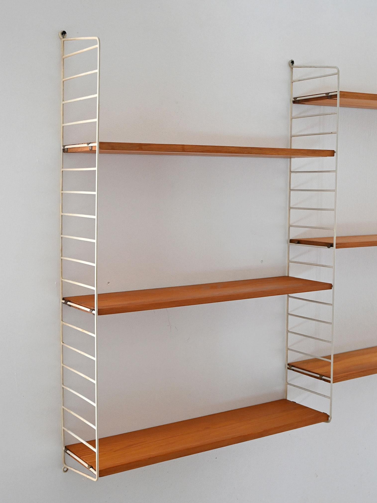 Skandinavisches Regalsystem aus Tanne aus den 1960er Jahren (Skandinavische Moderne) im Angebot