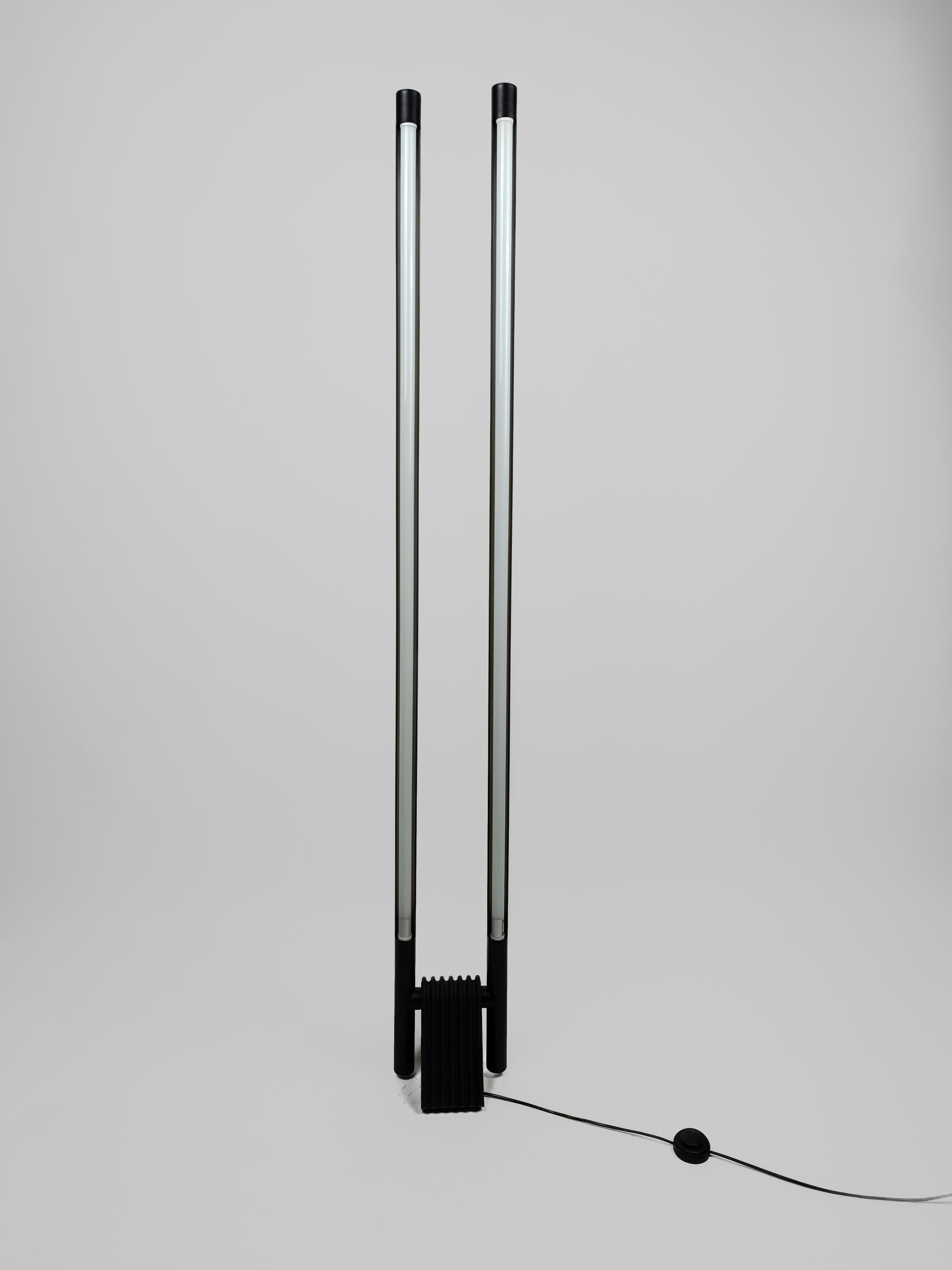 Sistema Flu, postmoderne Stehlampe entworfen von Rodolfo Bonetto für Luci Italia  im Angebot 8