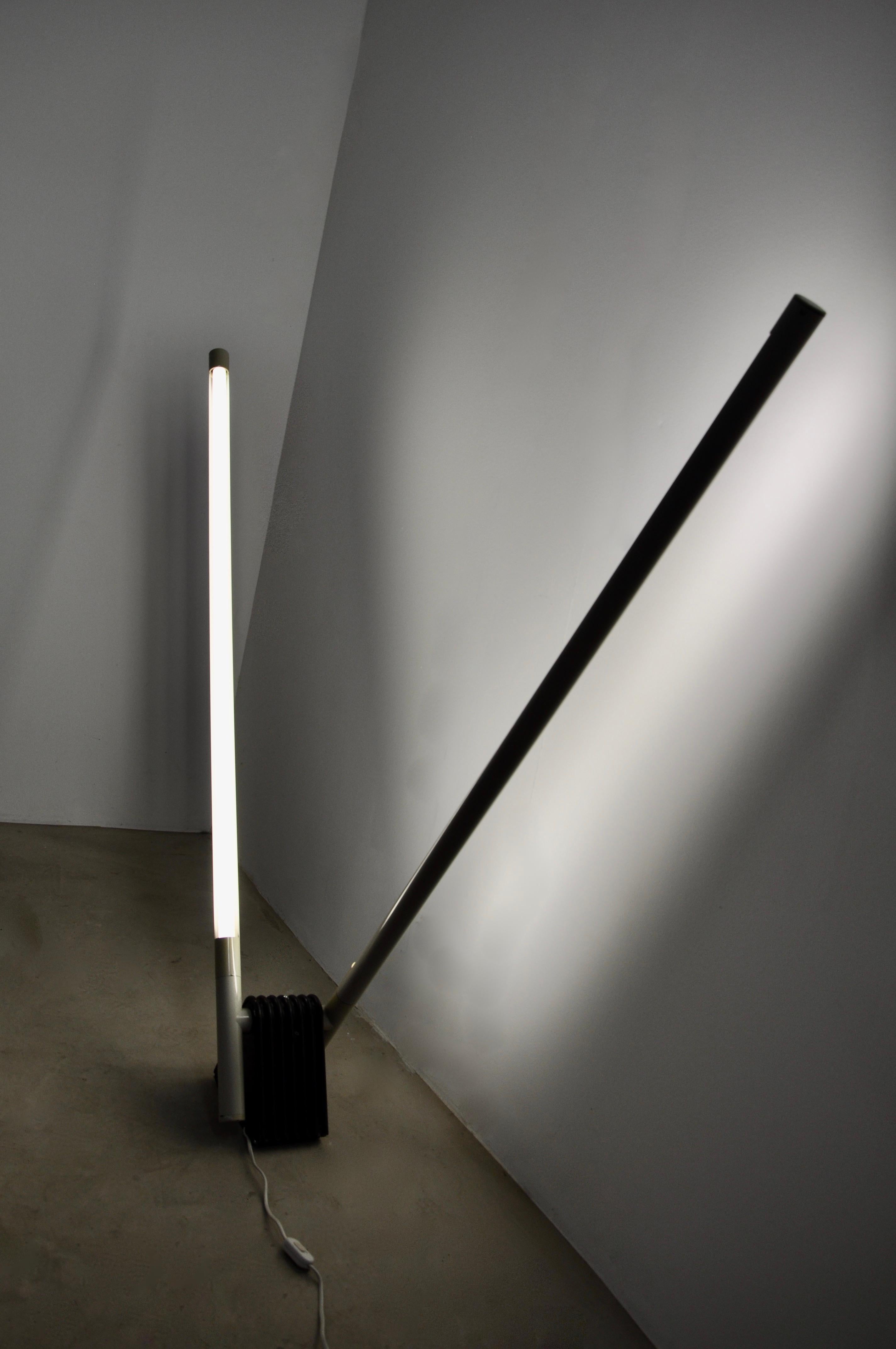 Sistema Flu Floor Lamp by Rodolfo Bonetto for Luci, 1980s In Good Condition In Lasne, BE
