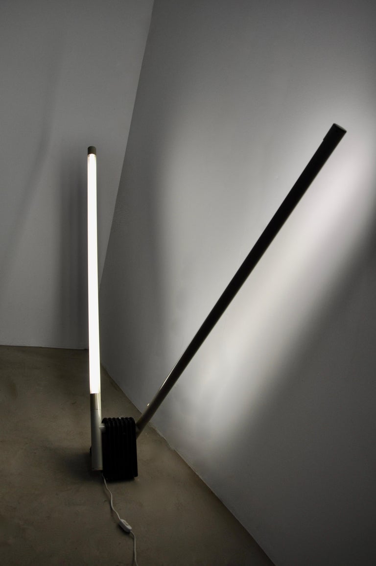 Sistema Flu Floor Lamp by Rodolfo Bonetto for Luci, 1980s In Good Condition For Sale In Lasne, BE