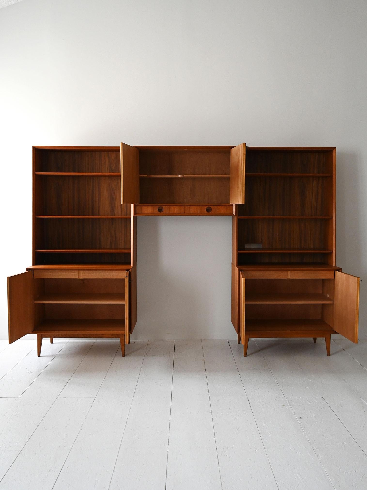Scandinavo moderno Sistema modulare scandinavo anni 60 in teak in vendita