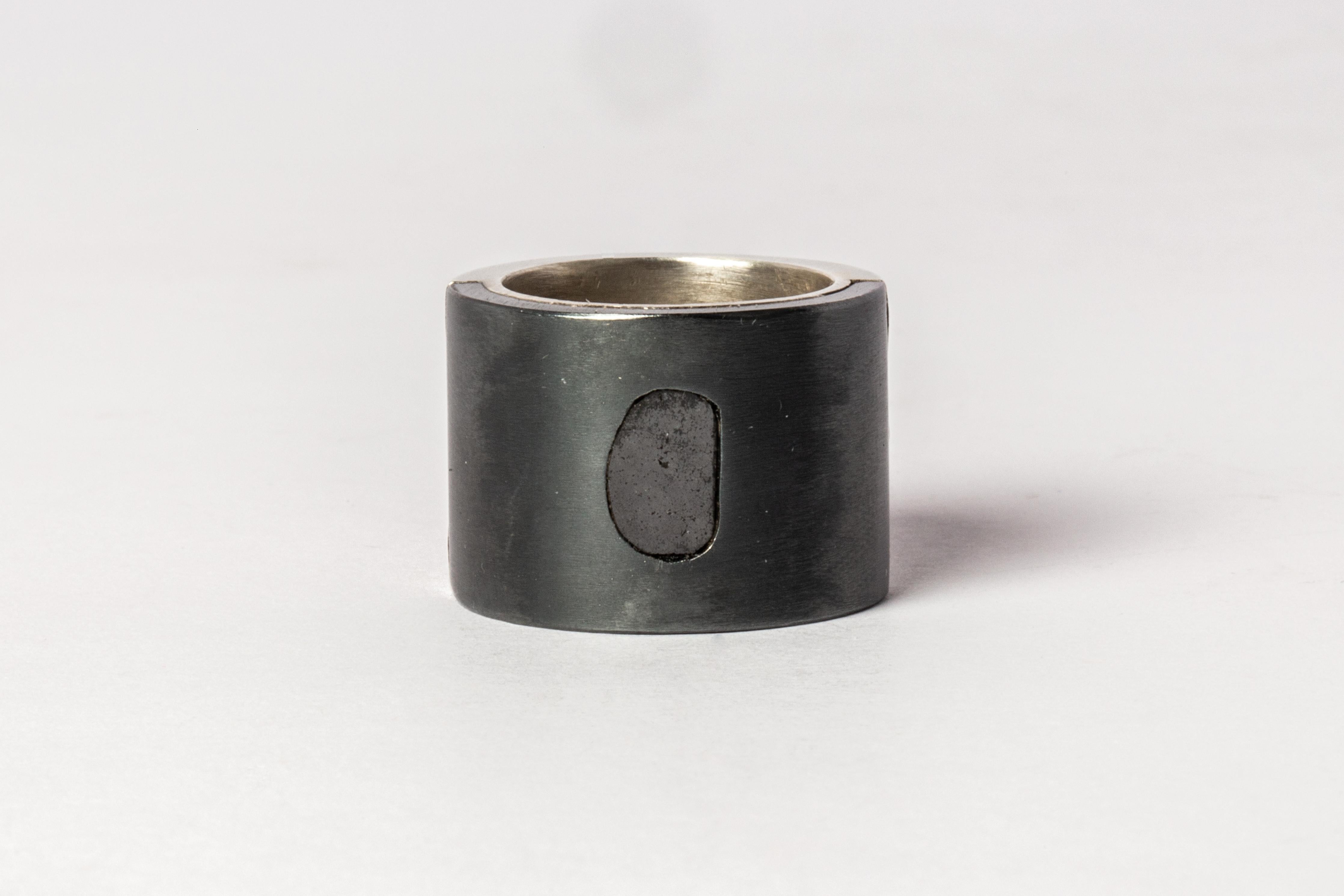 For Sale:  Sistema Ring (0.4 CT, Polished Black Diamond Slab, 17mm, DA+KA+PBLKDIA) 3