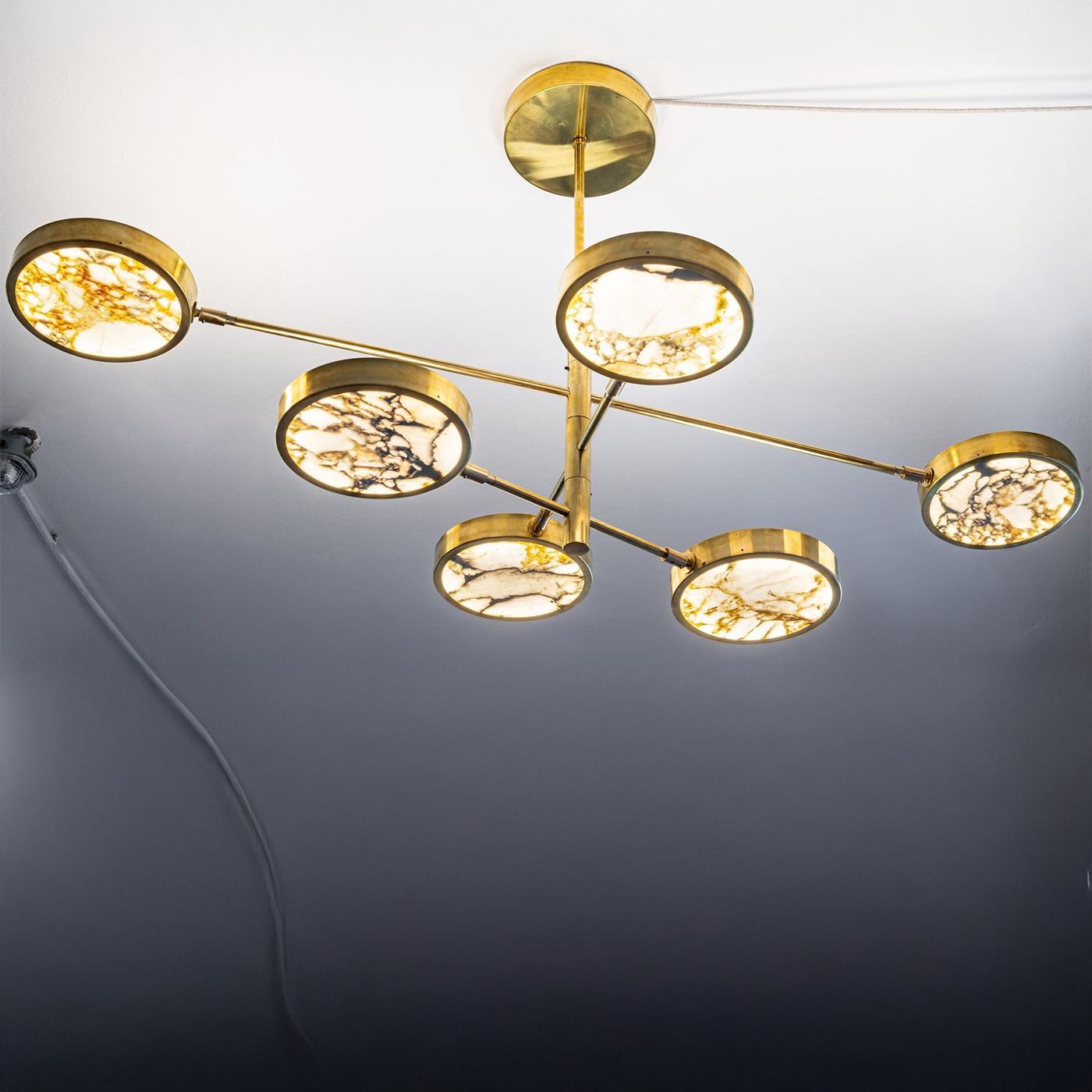 Sistema Solare 6-Light Brass And Calacatta Gold Marble Chandelier (Italienisch) im Angebot