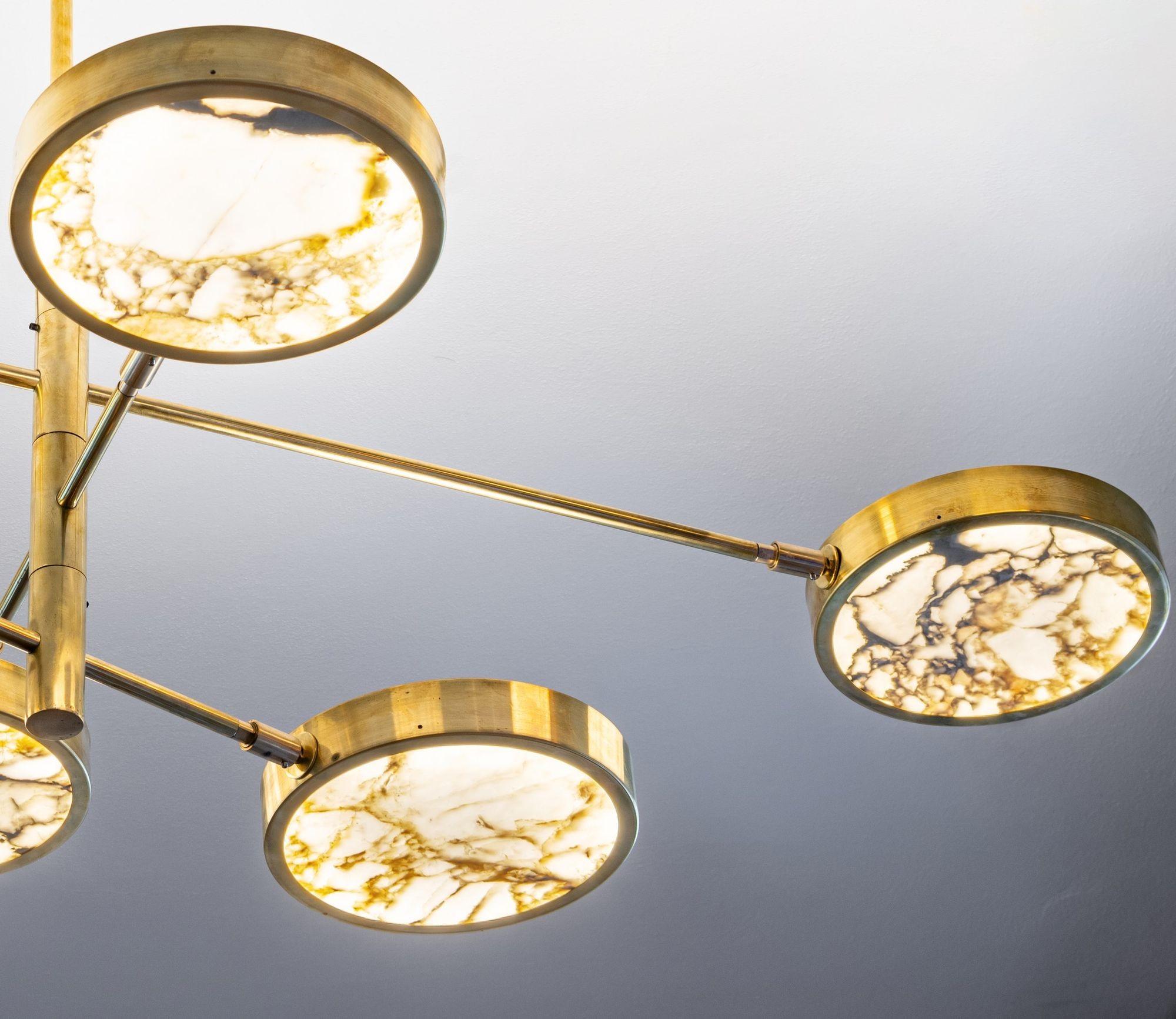 Lustre Sistema Solare design Piattelli, marbre doré et laiton Calacatta, 6 abat-jour en vente 11