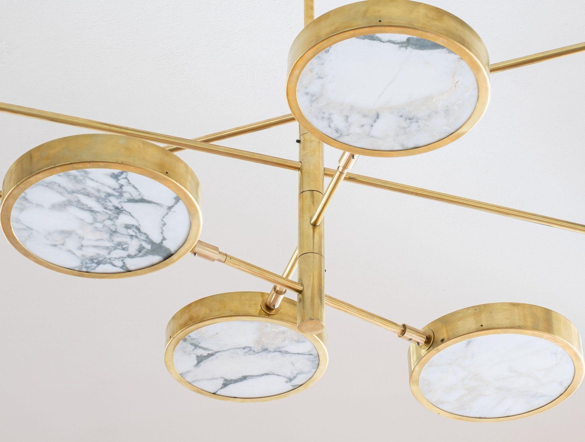 Lustre Sistema Solare design Piattelli, marbre doré et laiton Calacatta, 8 abat-jour en vente 4