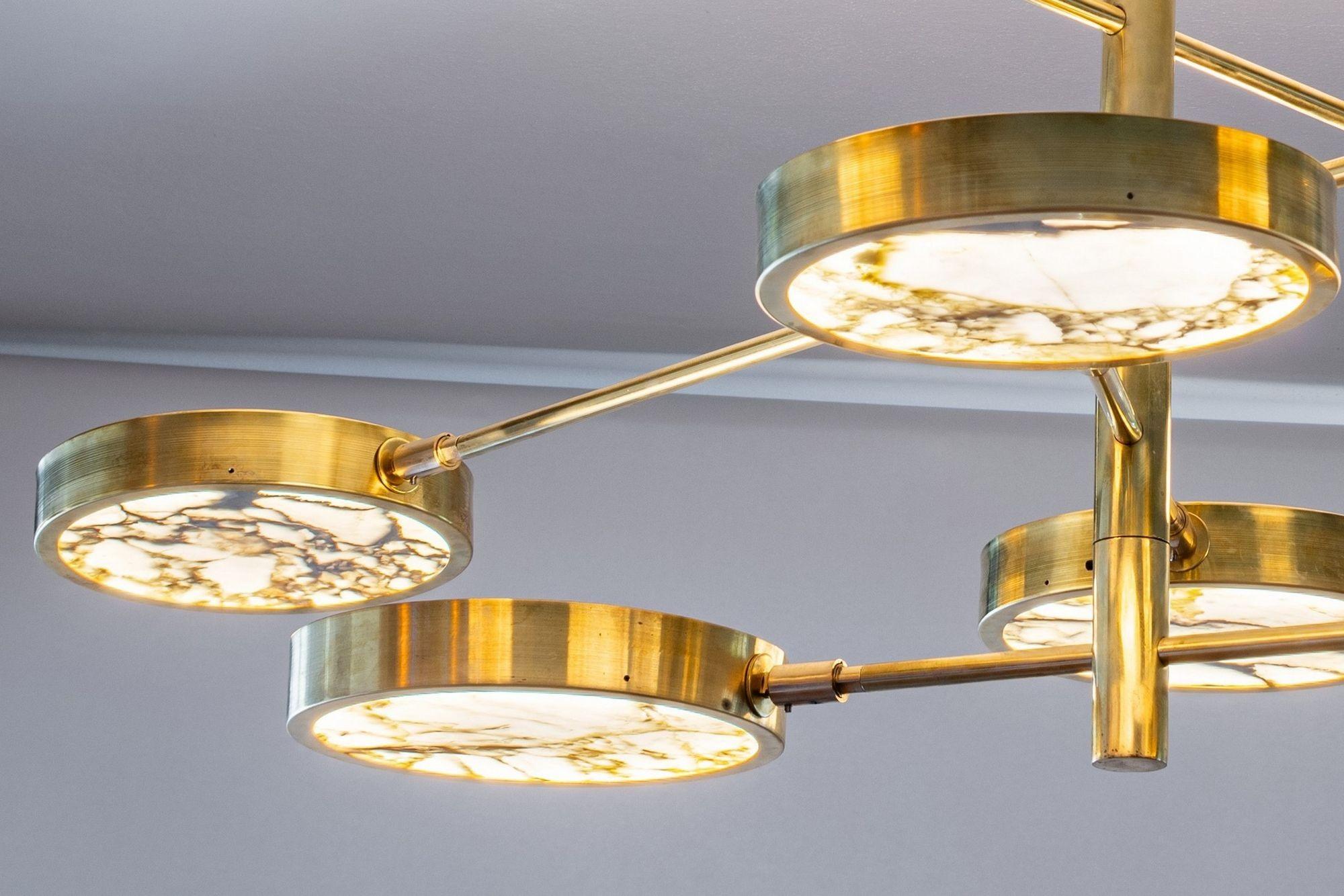 Sistema Solare Chandelier Piattelli Design, Calacatta Gold Marble Brass 8 shades In Excellent Condition For Sale In Tavarnelle val di Pesa, Florence