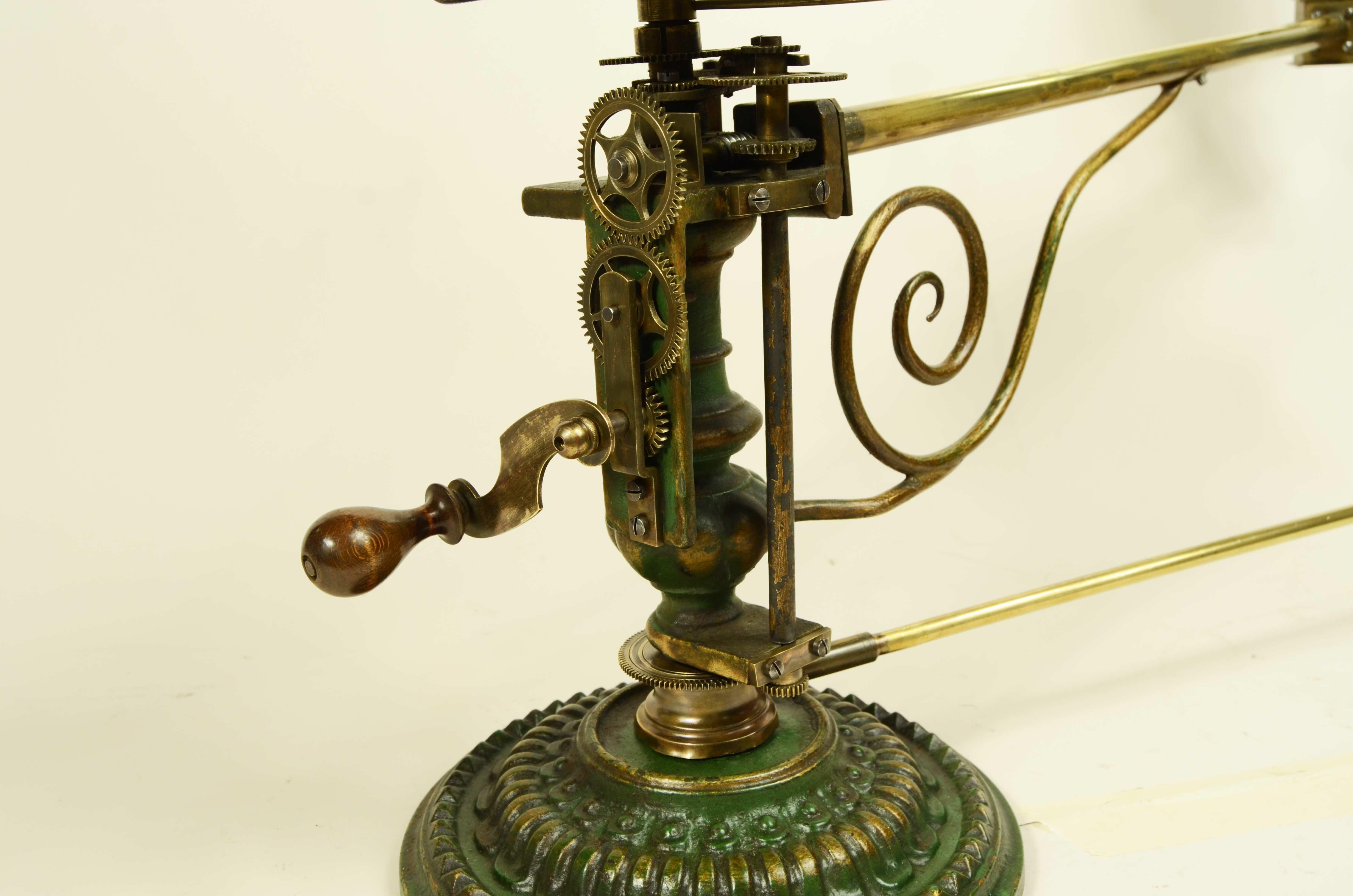 Late 19th Century Sistema solare meccanico con Sole, Mercurio, Venere, Terra, Luna e Marte 1870 in vendita