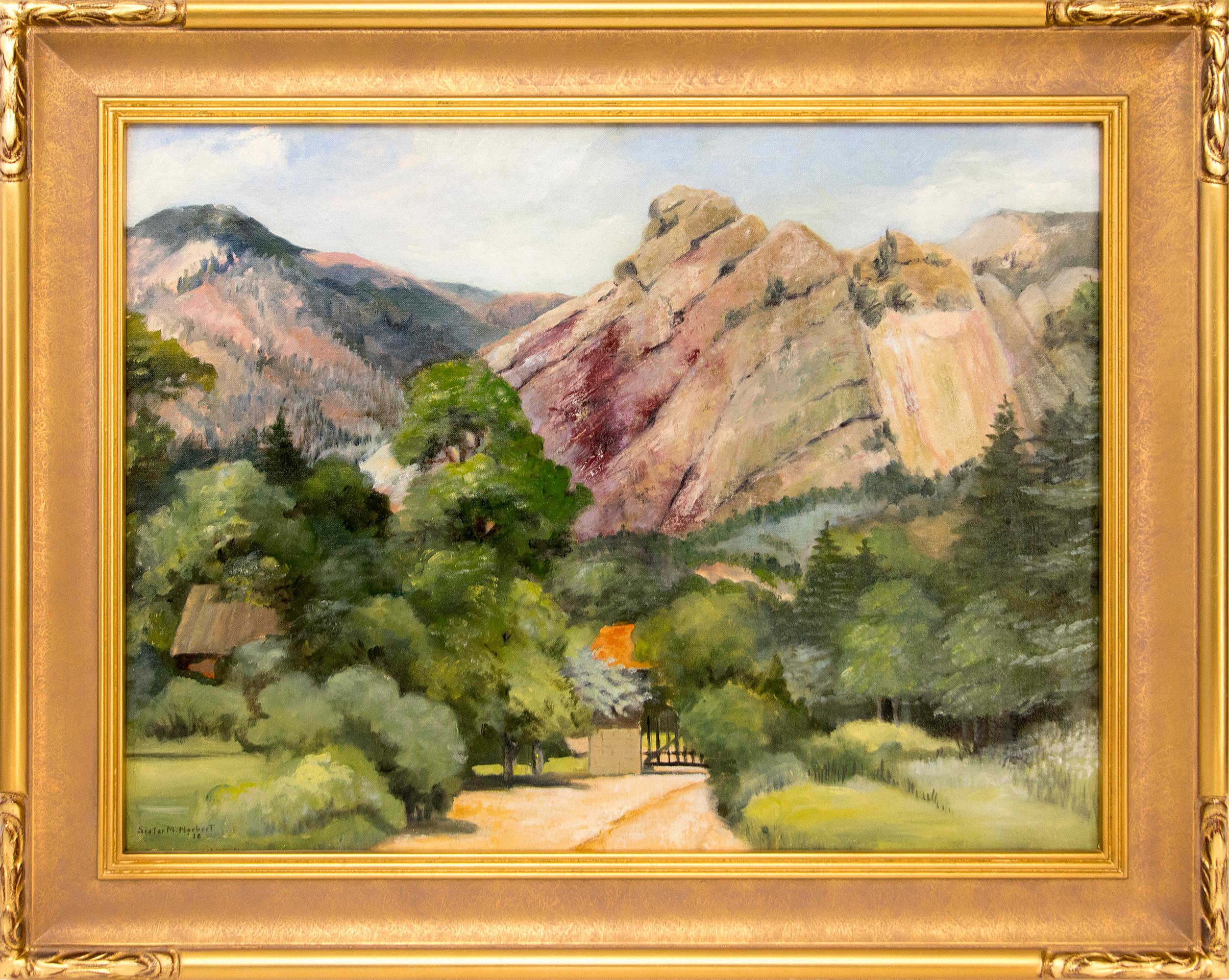 Gerahmtes Ölgemälde aus den 1930er Jahren Sommerliche Berglandschaft - Bäume, Felsen, Haus – Painting von Sister Mary Norbert