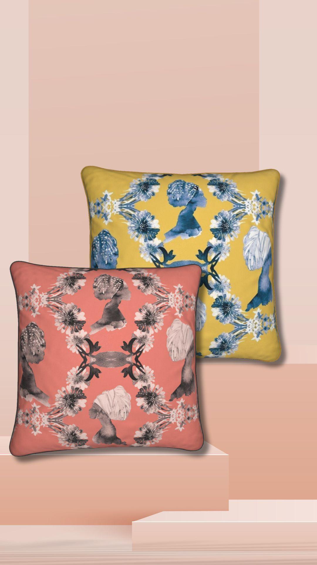Sisters Golden Classic Velvet Pillow In New Condition For Sale In Napanoch, NY
